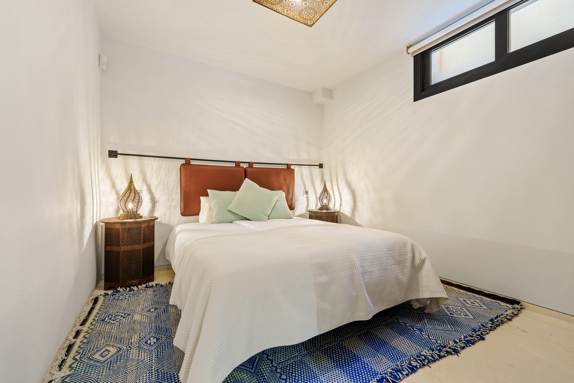 Villa in Nueva Andalucia-11