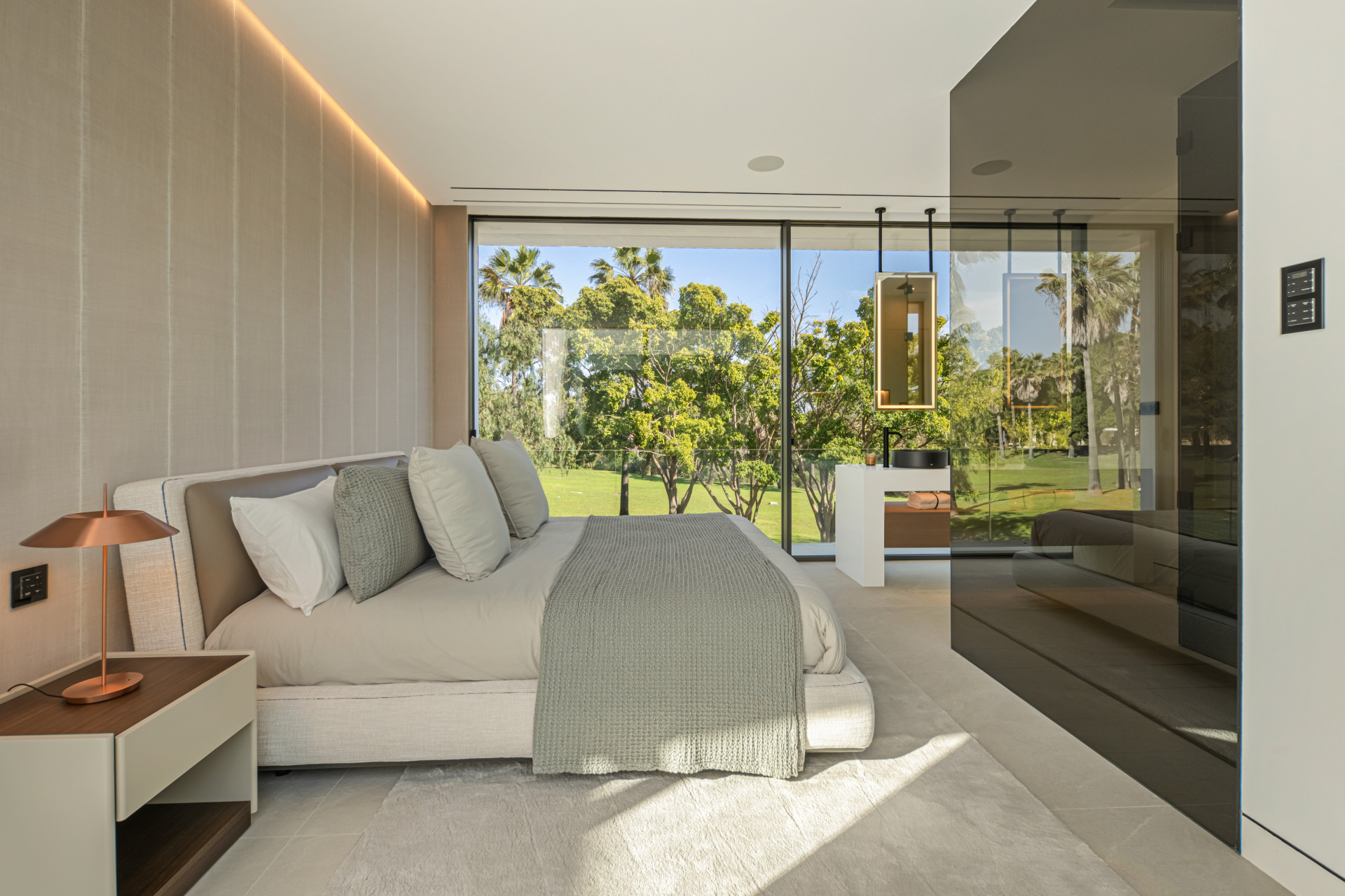 Semi Detached Villa in Marbella Golden Mile-16