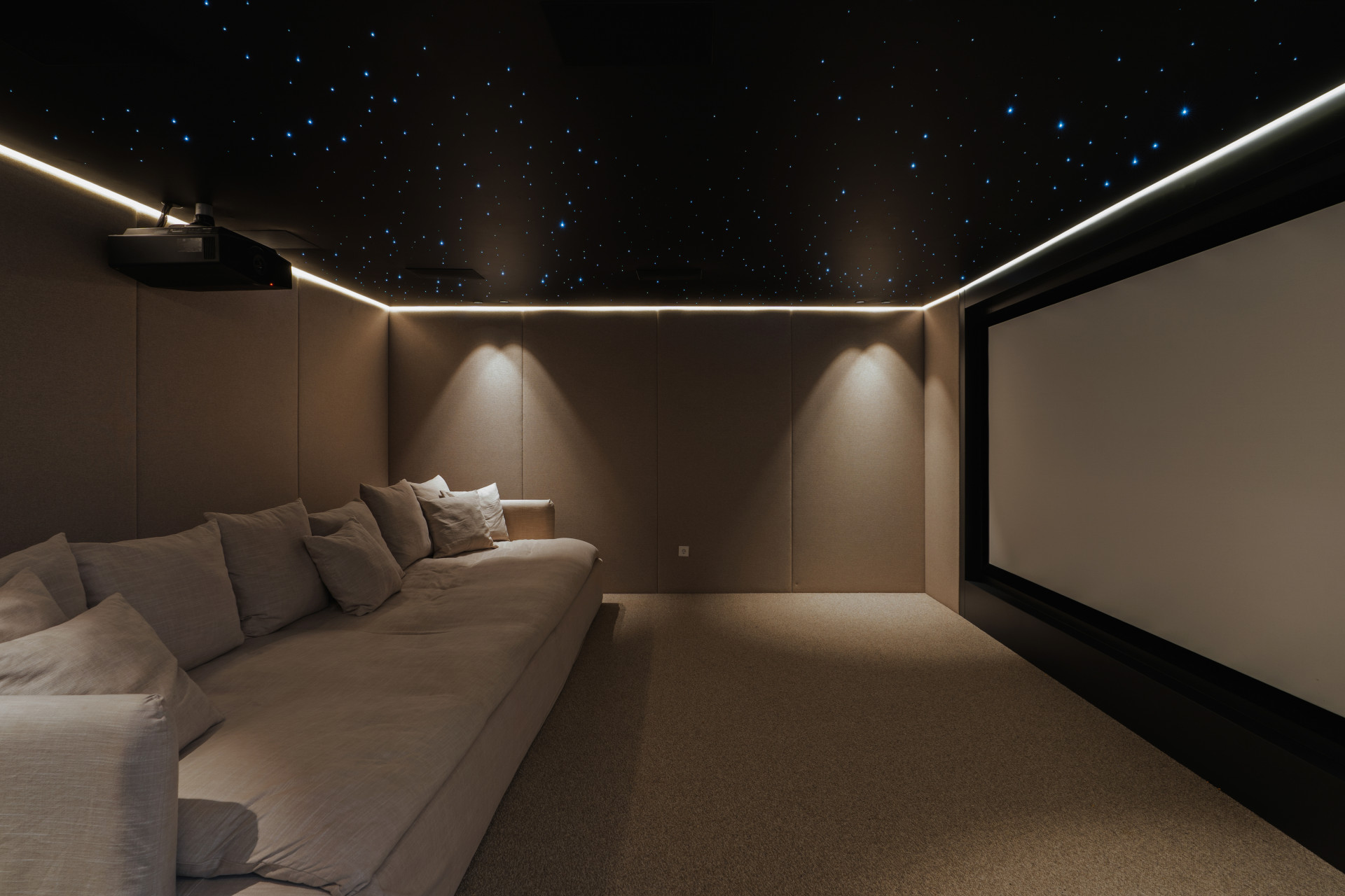 Villa in Nueva Andalucia-17