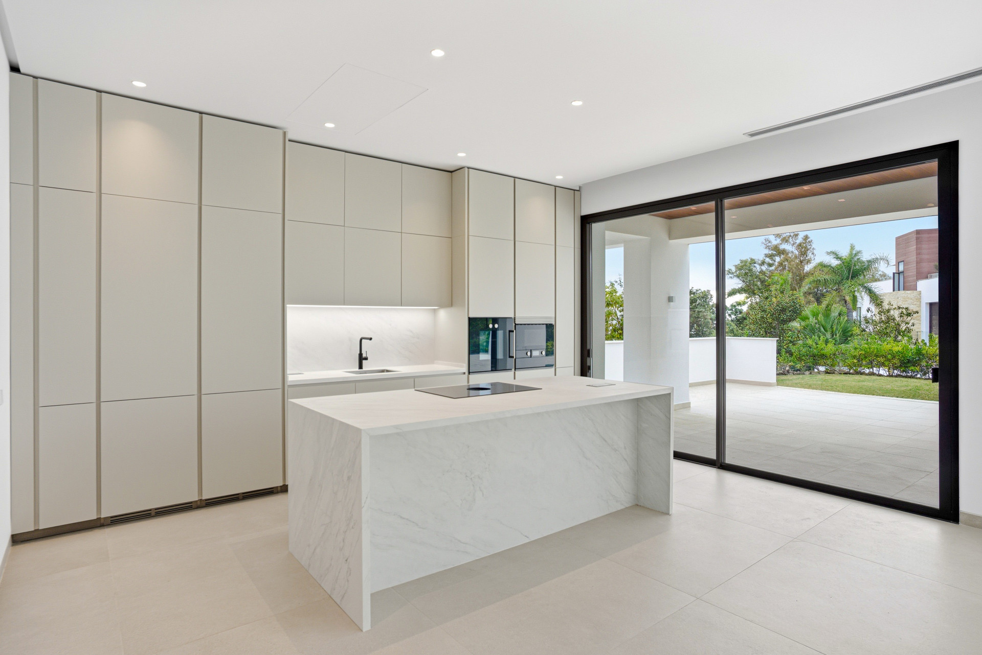 Villa en Marbella Golden Mile-13