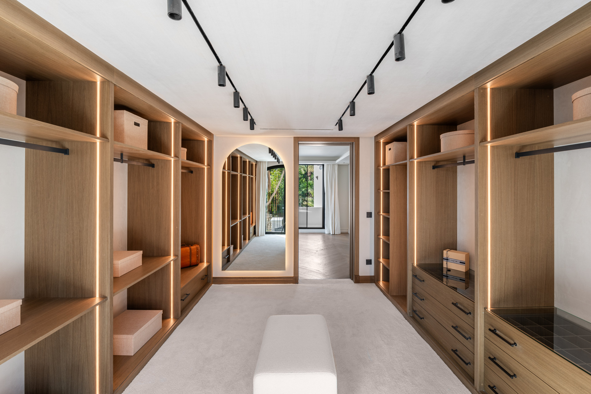 Villa in Nueva Andalucia-32