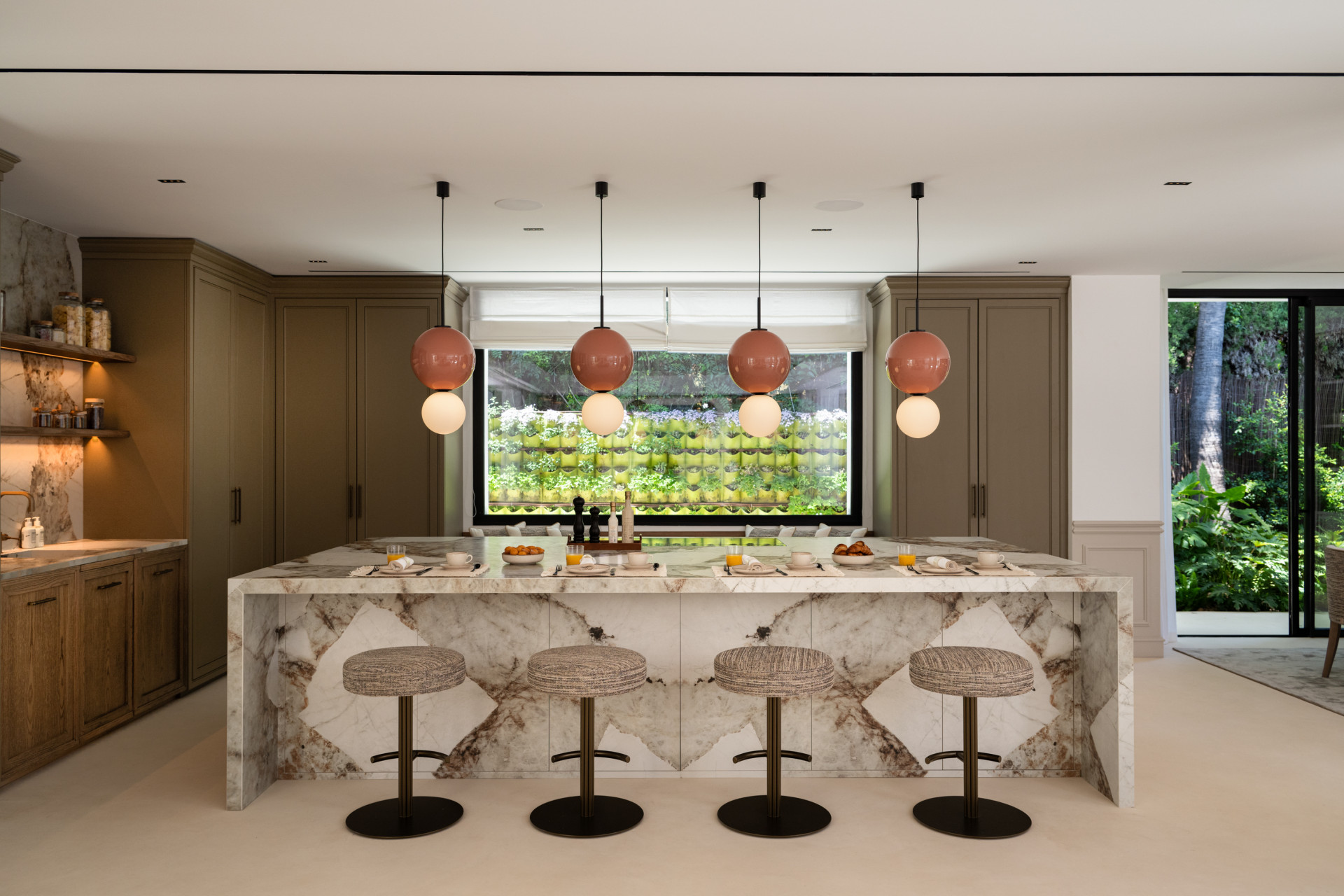 Villa in Nueva Andalucia-3