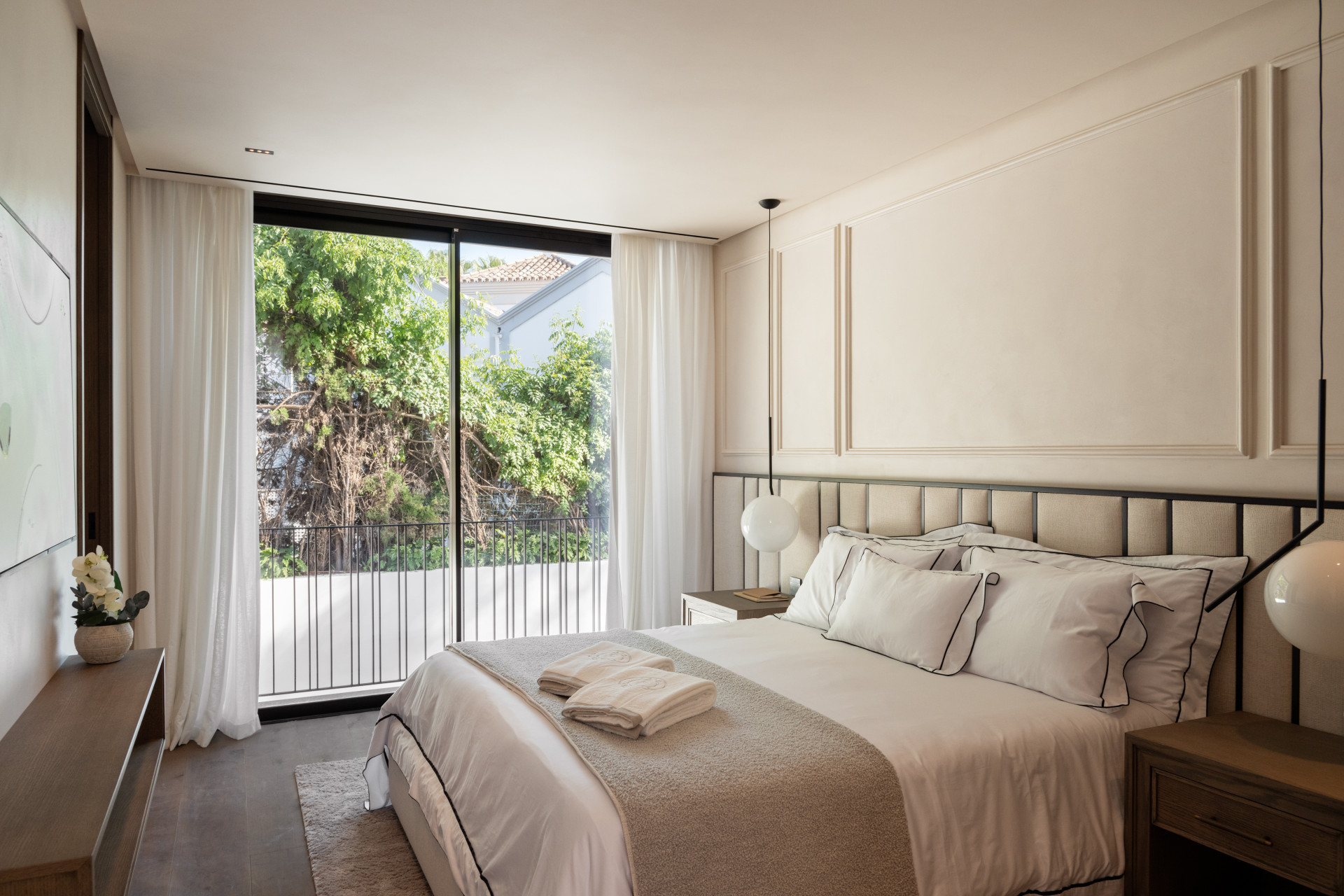 Villa in Nueva Andalucia-4