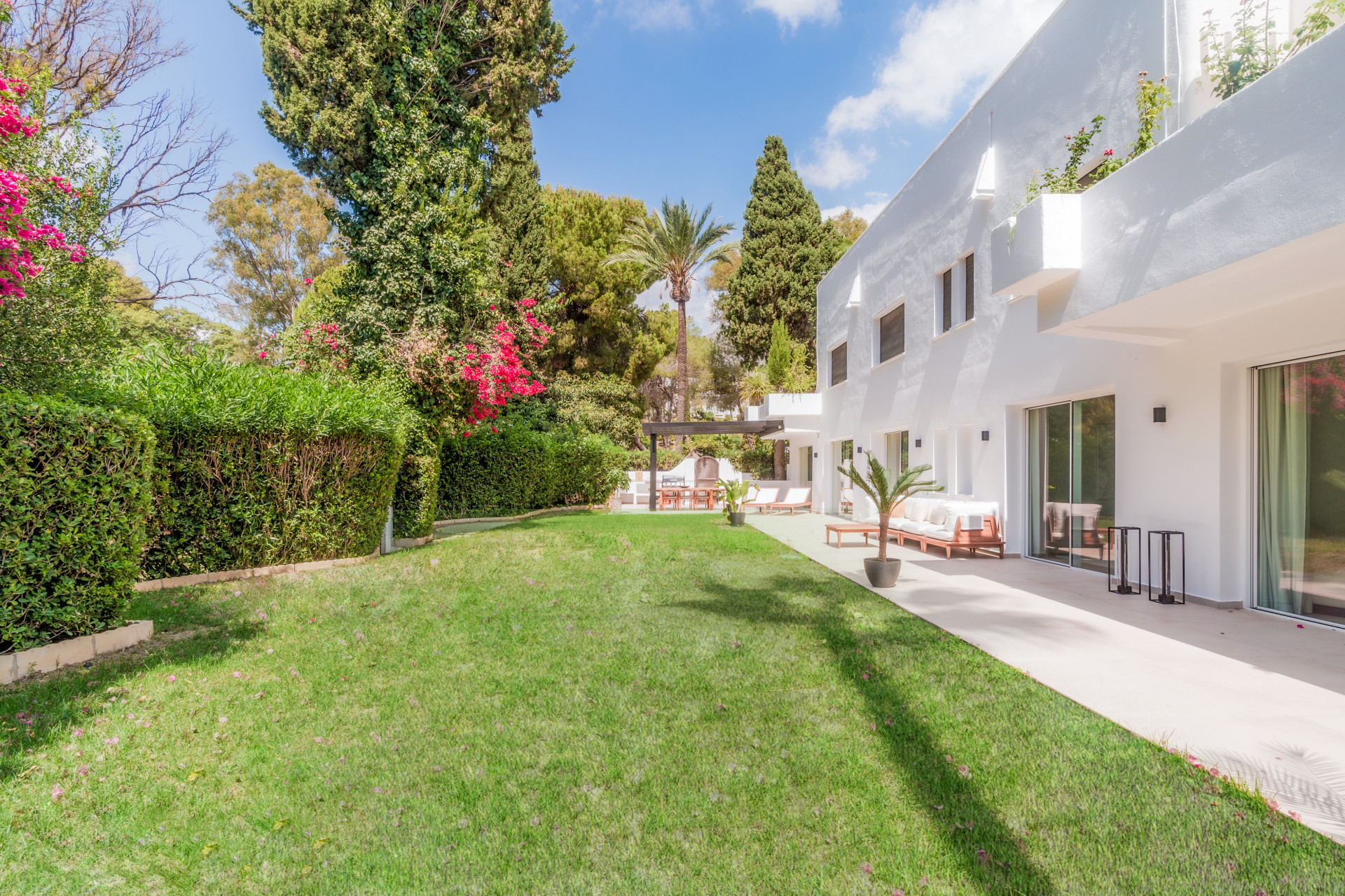 Ground Floor Apartment in Golden Mile-1