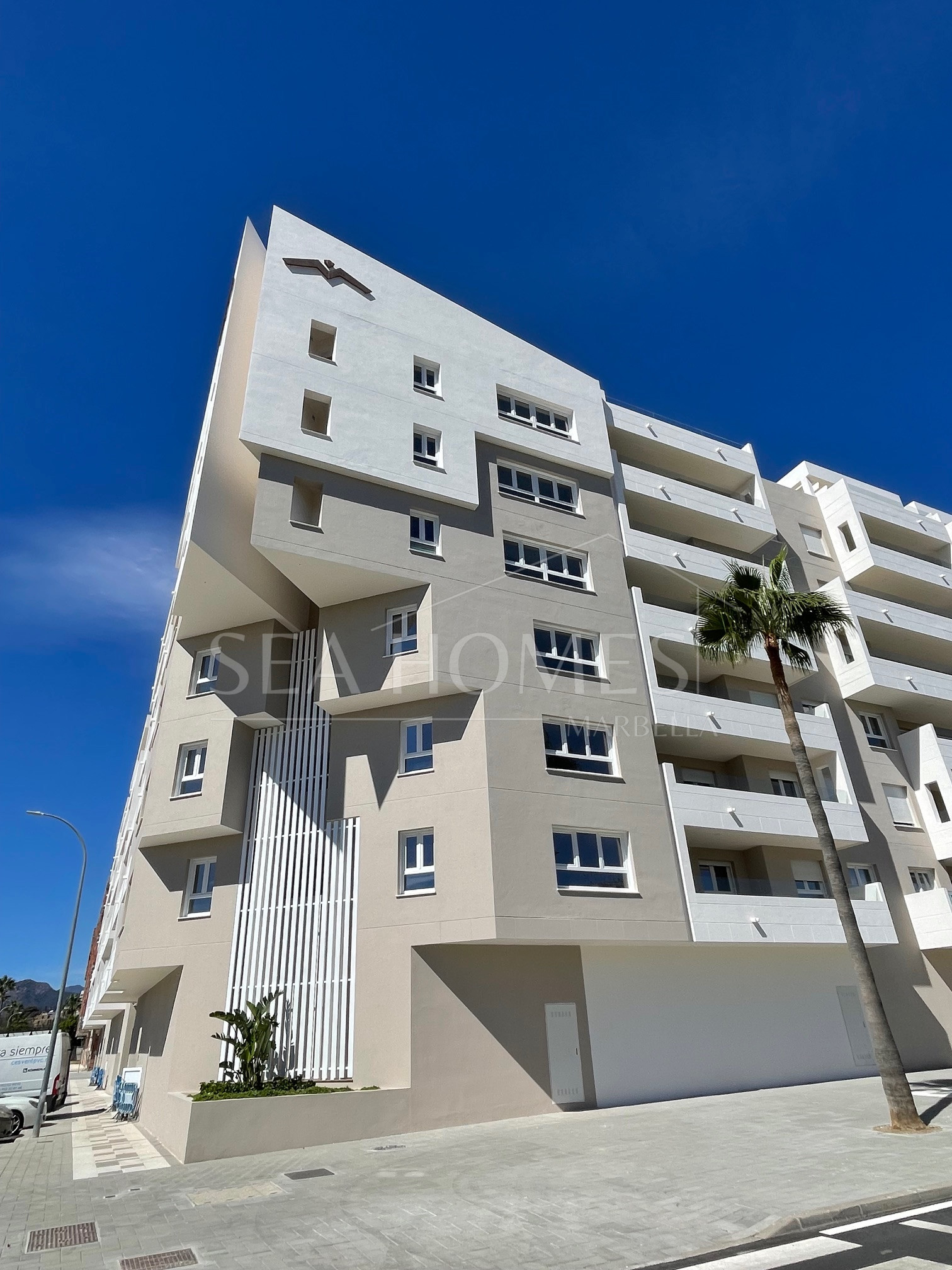 Brand new 4 bedroom Apartment in Nueva Andalucia - La Concha views and Sea Views - Keys ready!