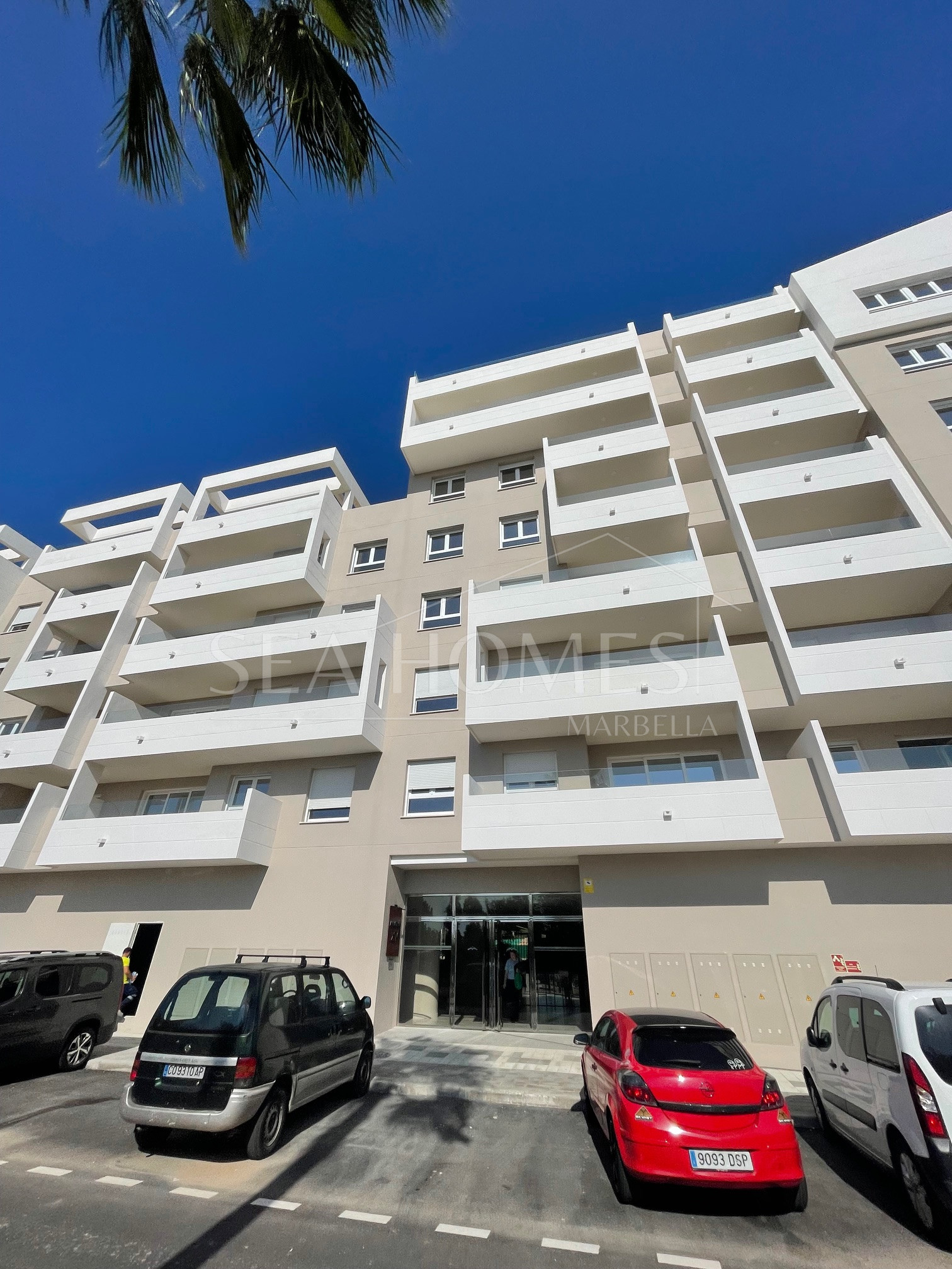 Brand new 4 bedroom Apartment in Nueva Andalucia - La Concha views and Sea Views - Keys ready!