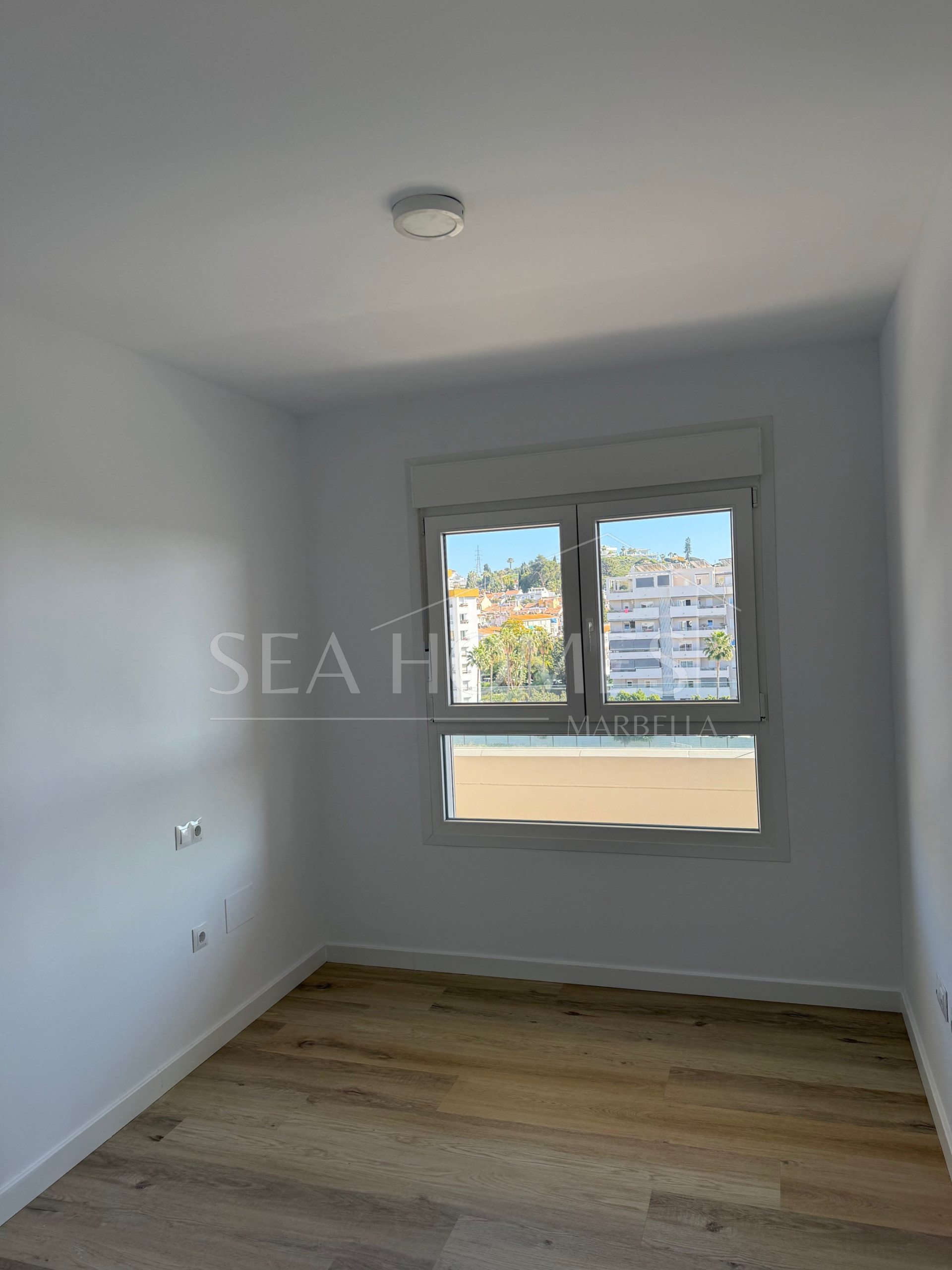 Brand new 4 bedroom Apartment in Nueva Andalucia - La Concha views and Sea Views - Keys ready!