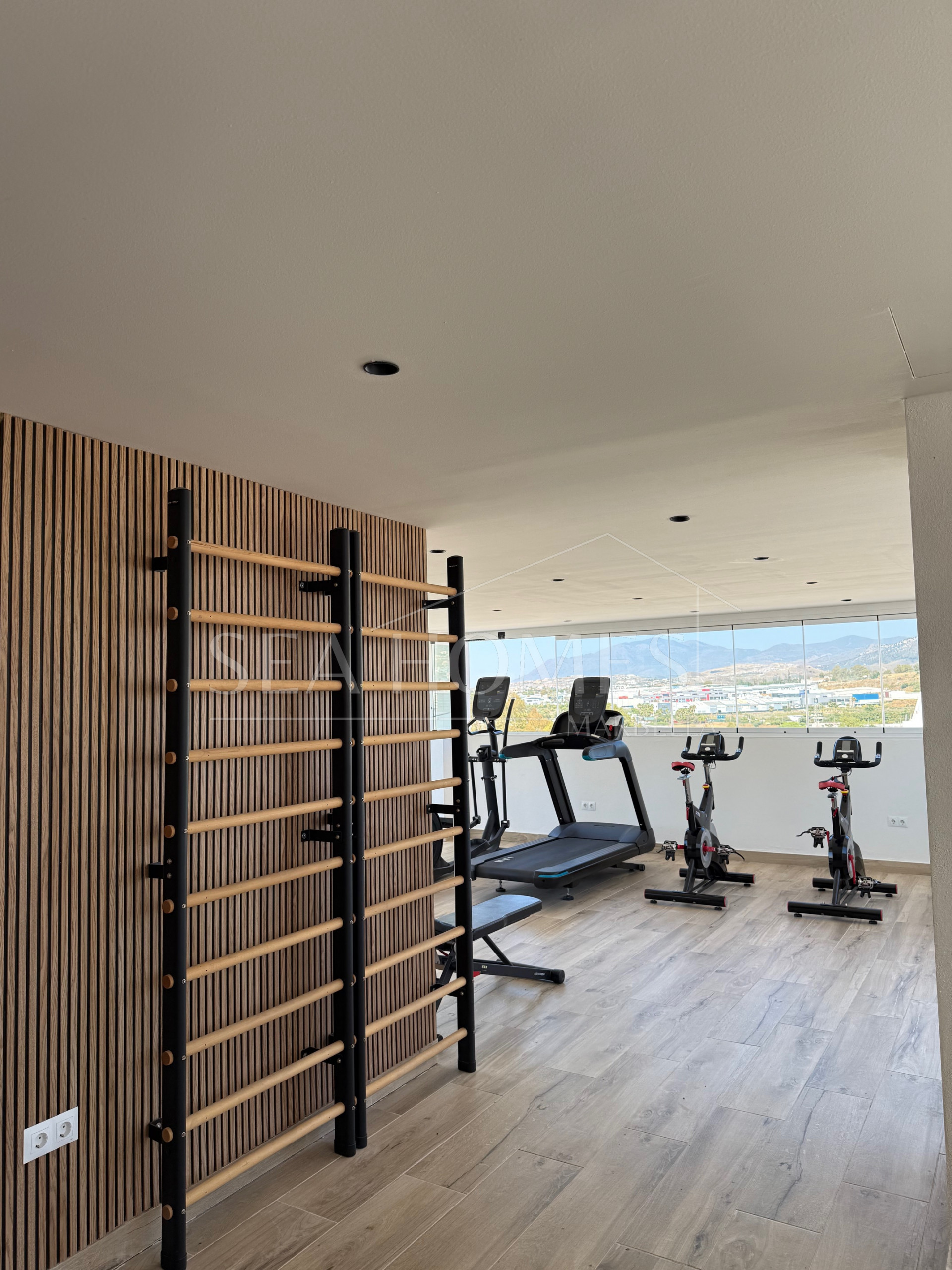 Brand new 4 bedroom Apartment in Nueva Andalucia - La Concha views and Sea Views - Keys ready!