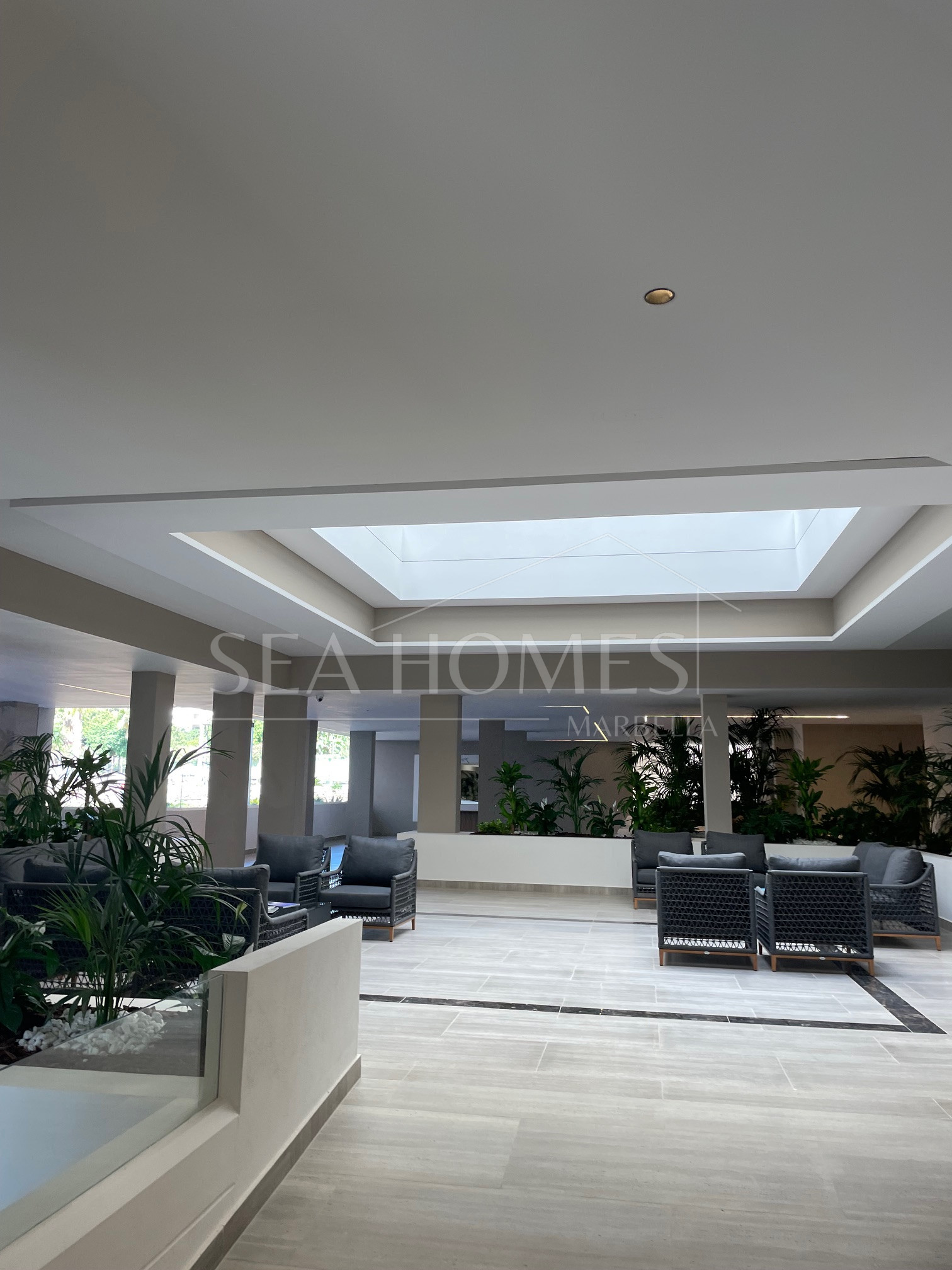 Brand new 4 bedroom Apartment in Nueva Andalucia - La Concha views and Sea Views - Keys ready!