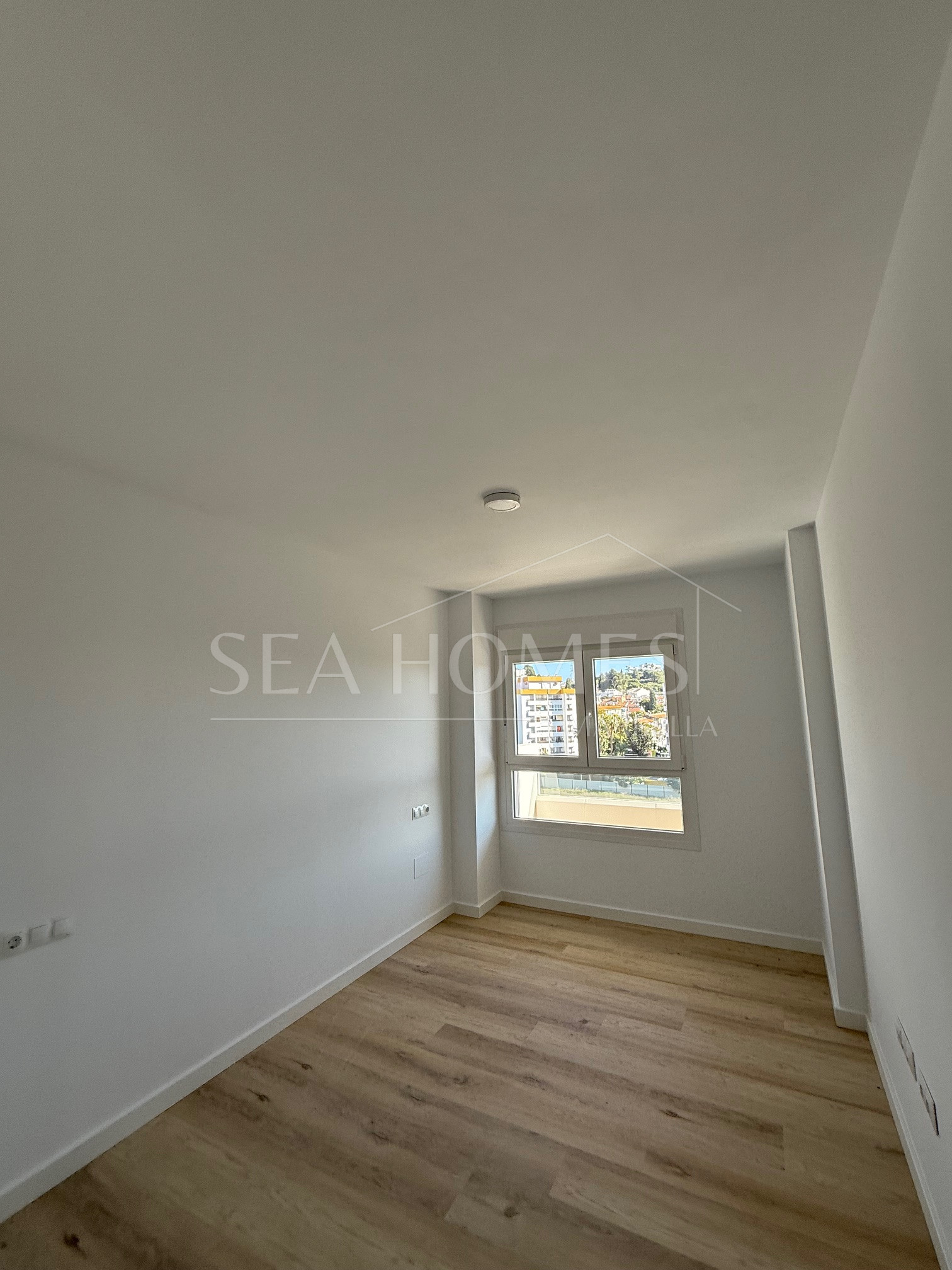 Brand new 4 bedroom Apartment in Nueva Andalucia - La Concha views and Sea Views - Keys ready!