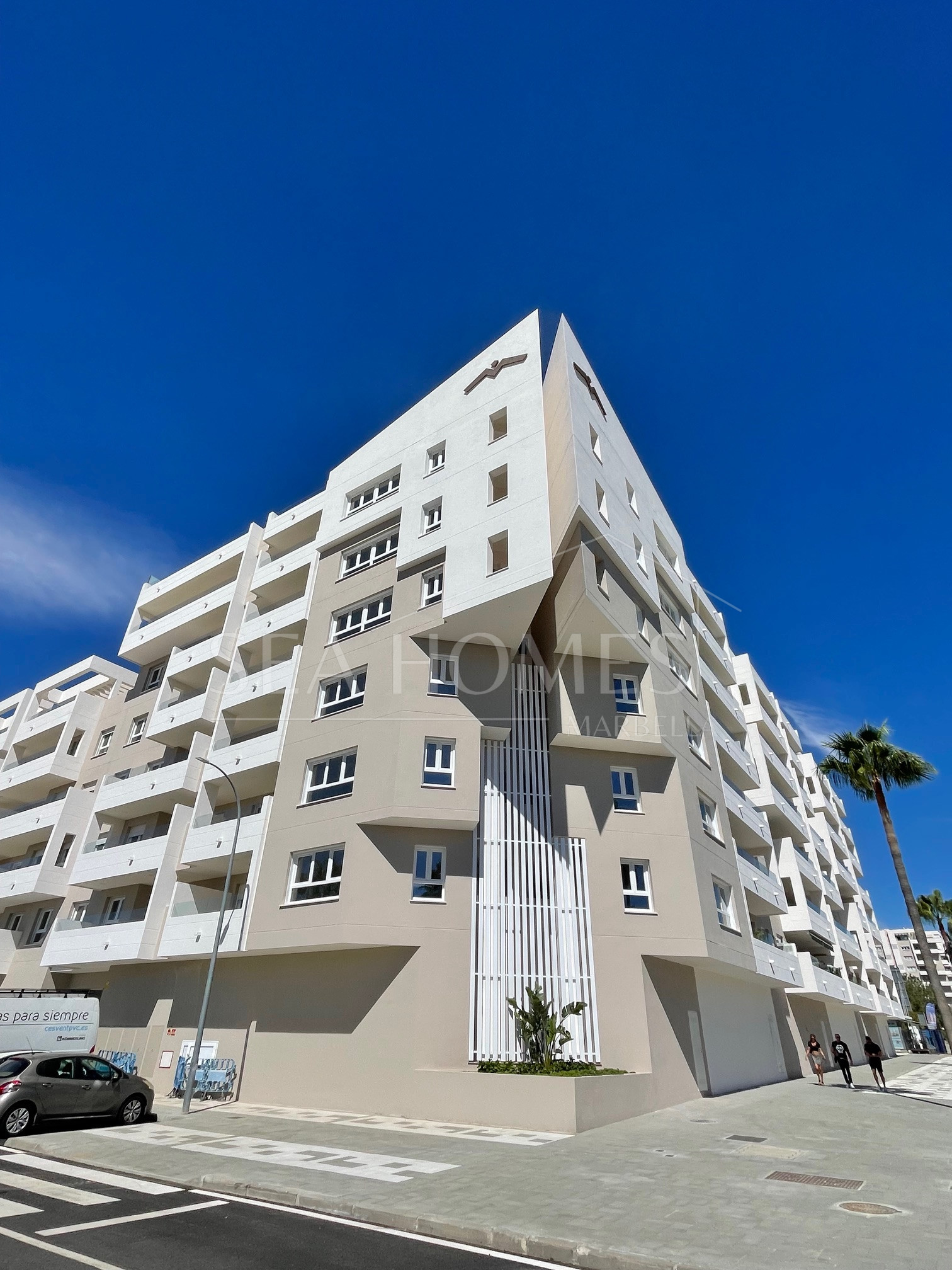 Brand new 4 bedroom Apartment in Nueva Andalucia - La Concha views and Sea Views - Keys ready!