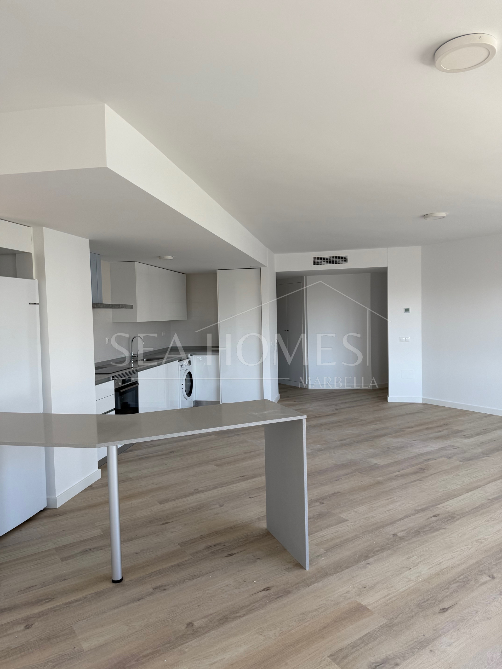 Brand new 4 bedroom Apartment in Nueva Andalucia - La Concha views and Sea Views - Keys ready!