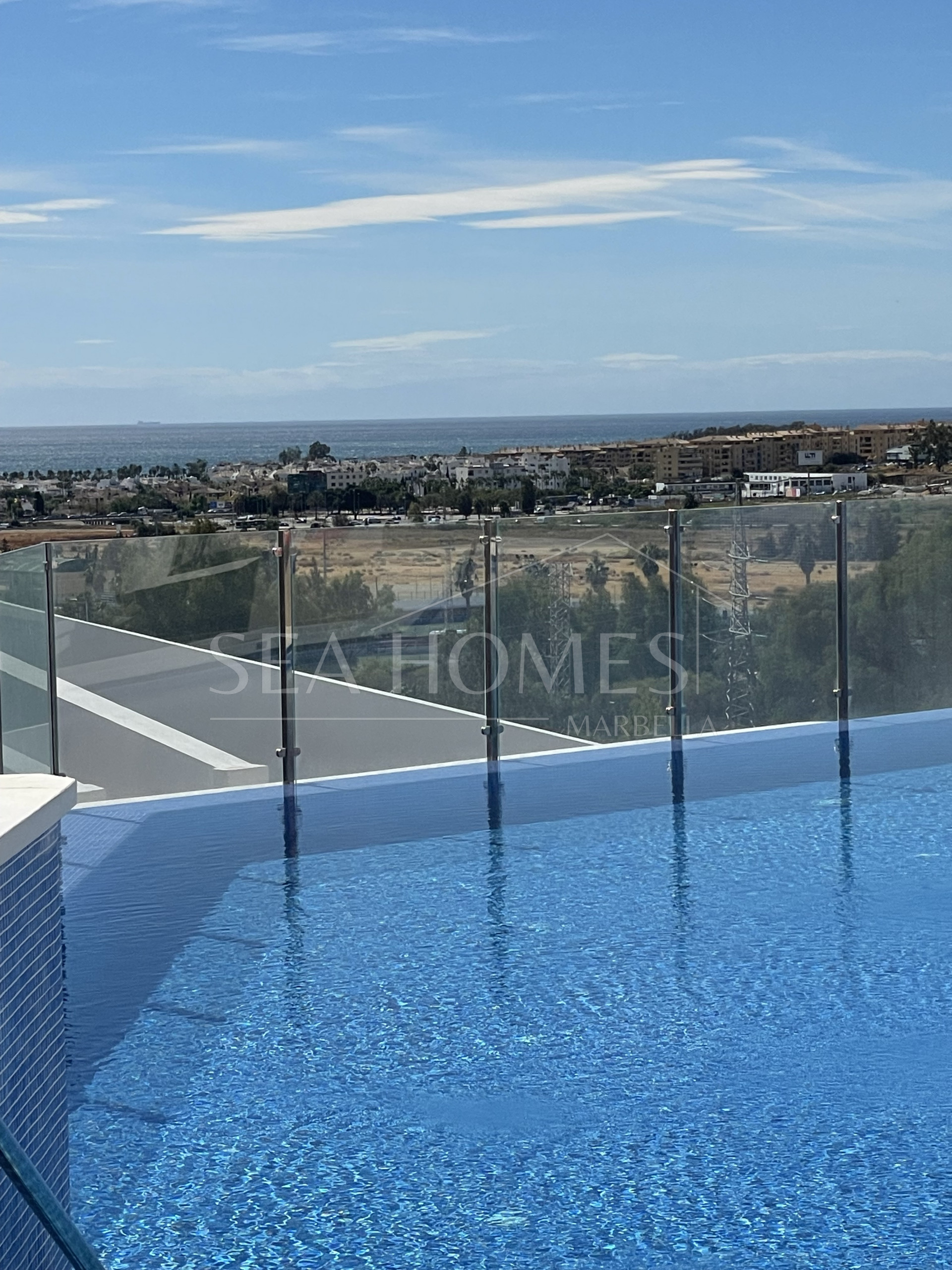 Brand new 4 bedroom Apartment in Nueva Andalucia - La Concha views and Sea Views - Keys ready!