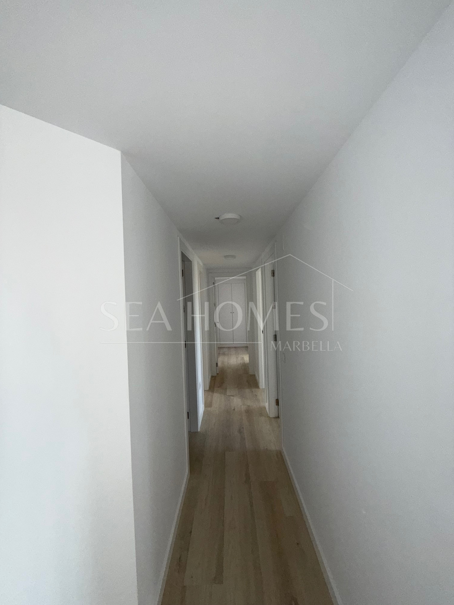 Brand new 4 bedroom Apartment in Nueva Andalucia - La Concha views and Sea Views - Keys ready!