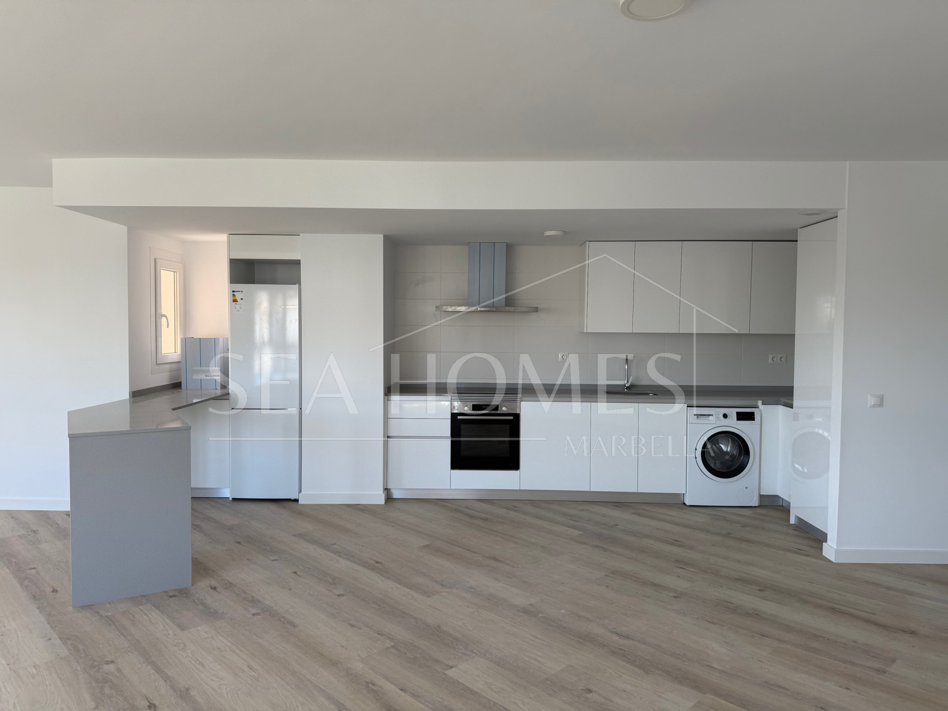 Brand new 4 bedroom Apartment in Nueva Andalucia - La Concha views and Sea Views - Keys ready!