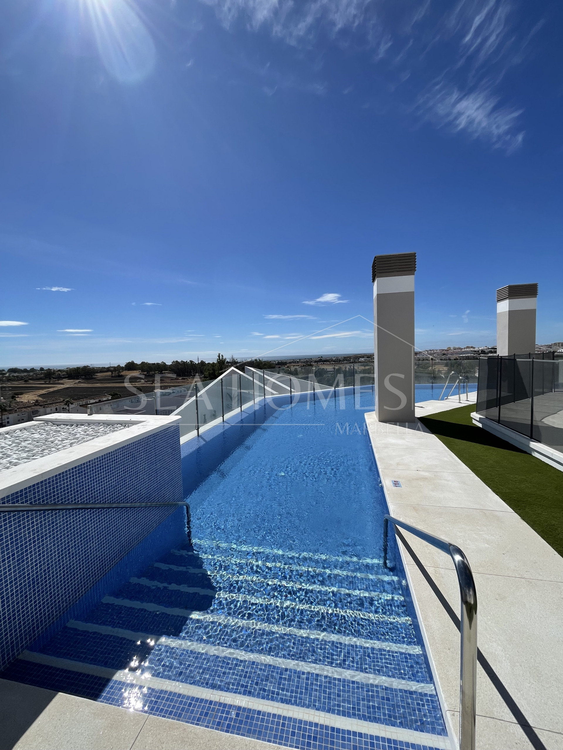 Brand new 4 bedroom Apartment in Nueva Andalucia - La Concha views and Sea Views - Keys ready!
