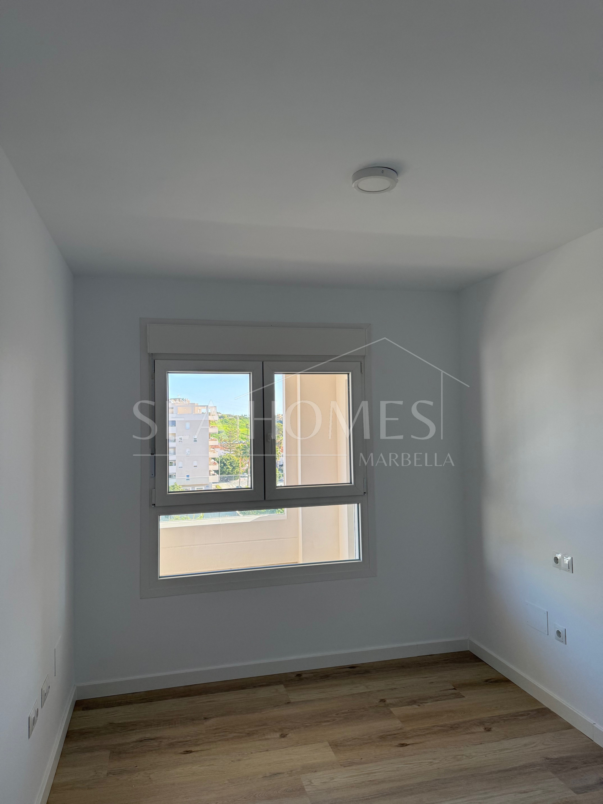 Brand new 4 bedroom Apartment in Nueva Andalucia - La Concha views and Sea Views - Keys ready!