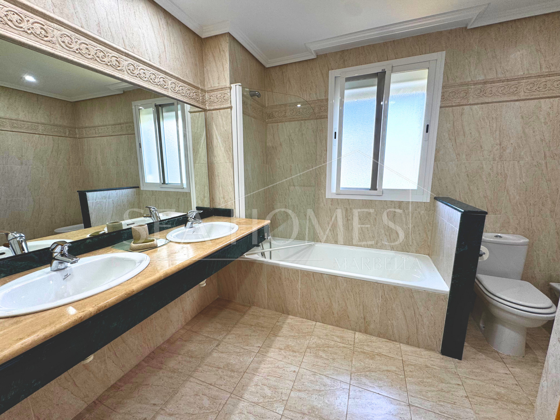 Spacious 3-Bedroom Apartment with Three Terraces, Sea Views, Double Garage & Storage