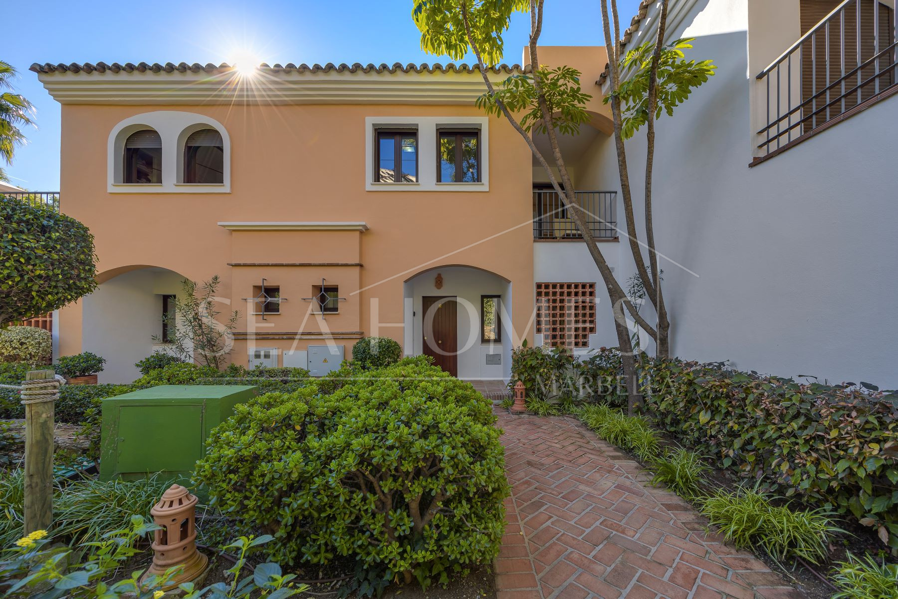 Spacious Townhouse in Los Almendros, Los Arqueros Golf