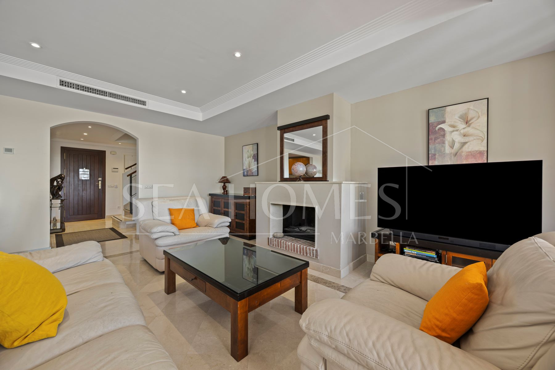 Spacious Townhouse in Los Almendros, Los Arqueros Golf