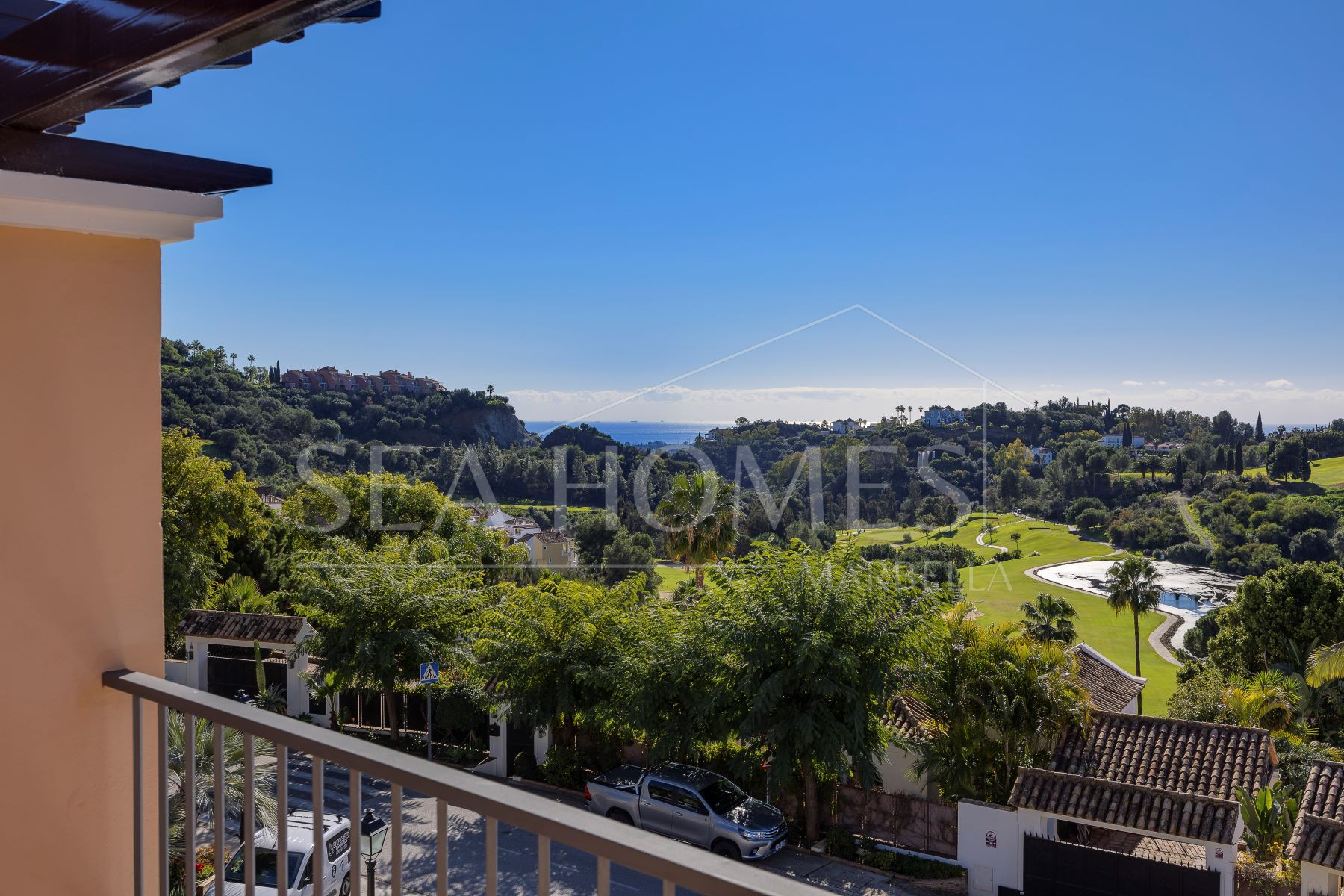 Spacious Townhouse in Los Almendros, Los Arqueros Golf