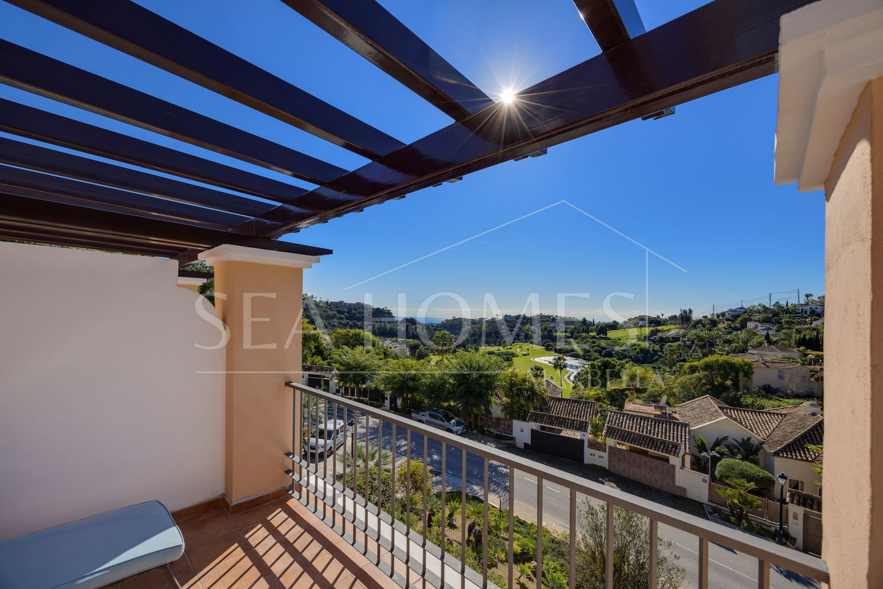 Spacious Townhouse in Los Almendros, Los Arqueros Golf