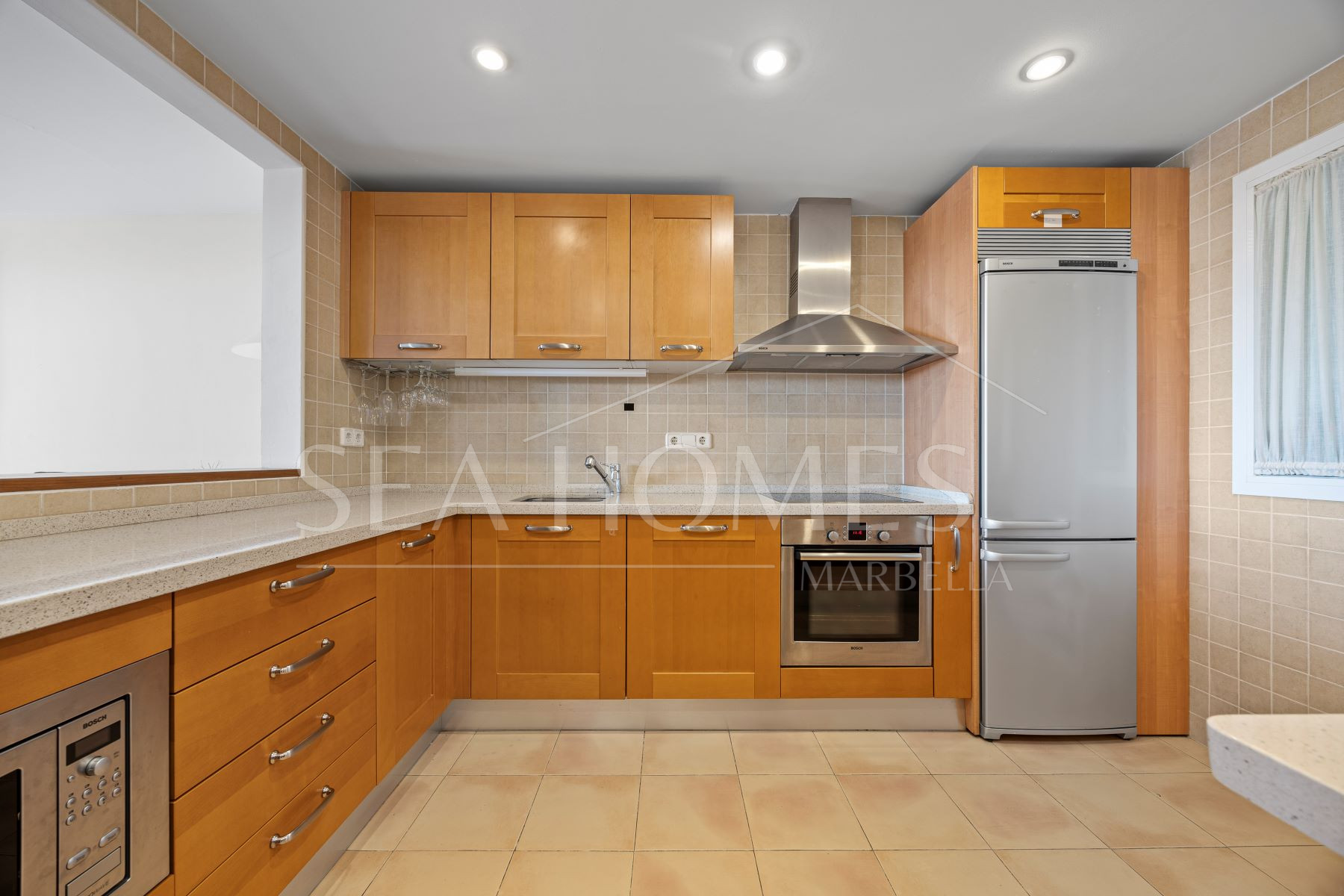 Spacious Townhouse in Los Almendros, Los Arqueros Golf