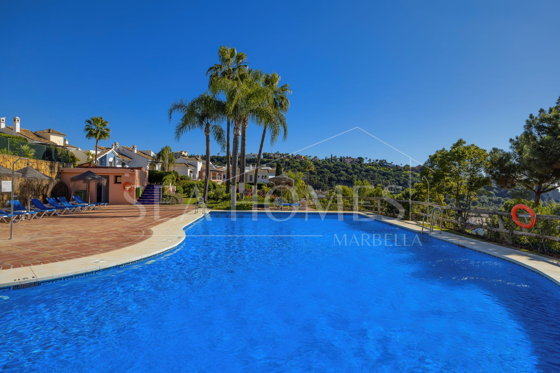 Spacious Townhouse in Los Almendros, Los Arqueros Golf