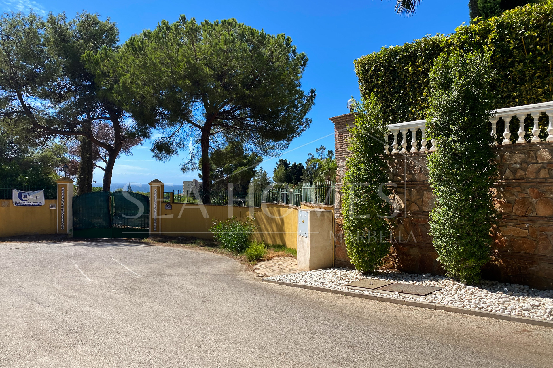 Hacienda Las Chapas: 1.700 m2 plot with sea views