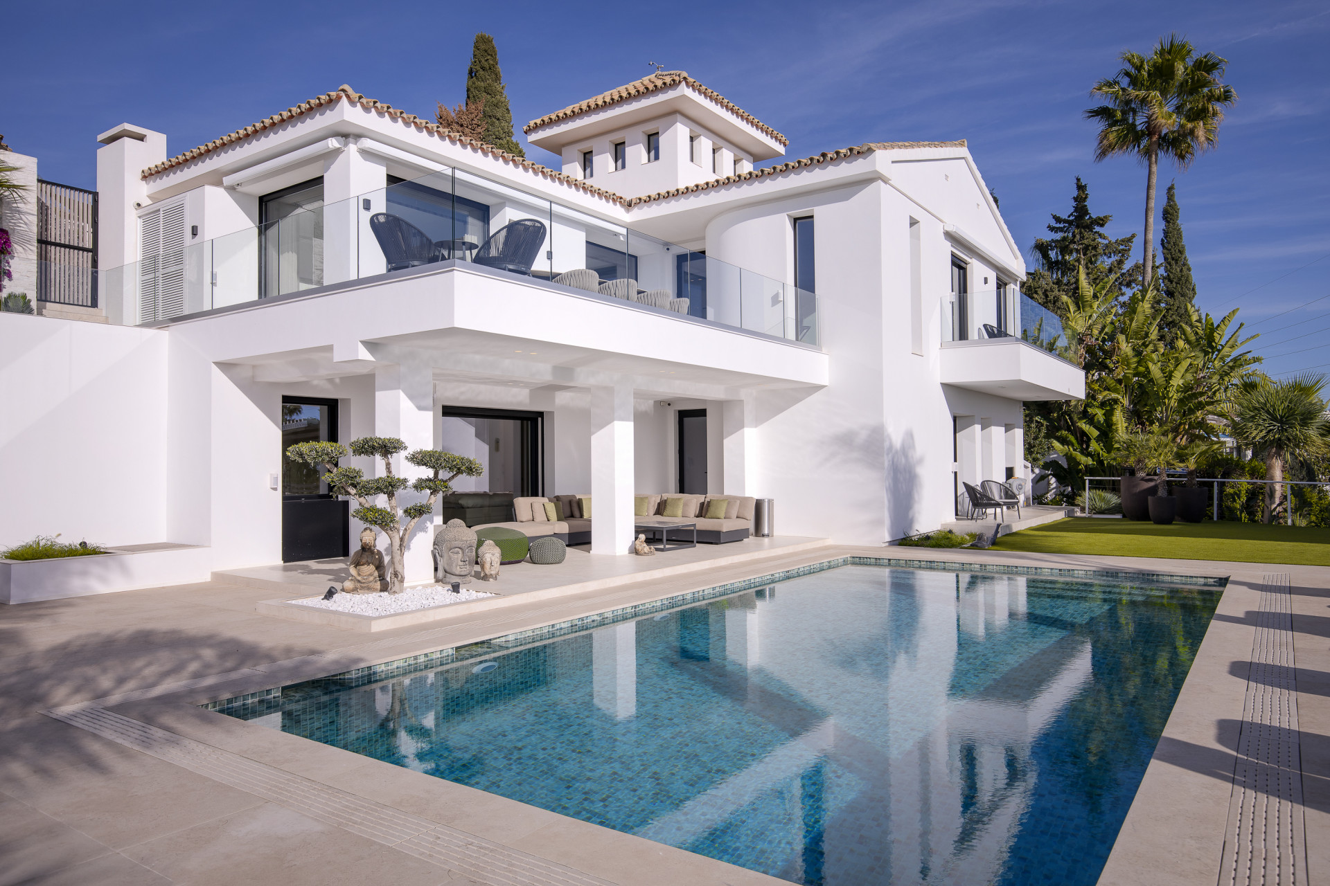 Turnkey luxury villa for sale in El Rosario, East Marbella