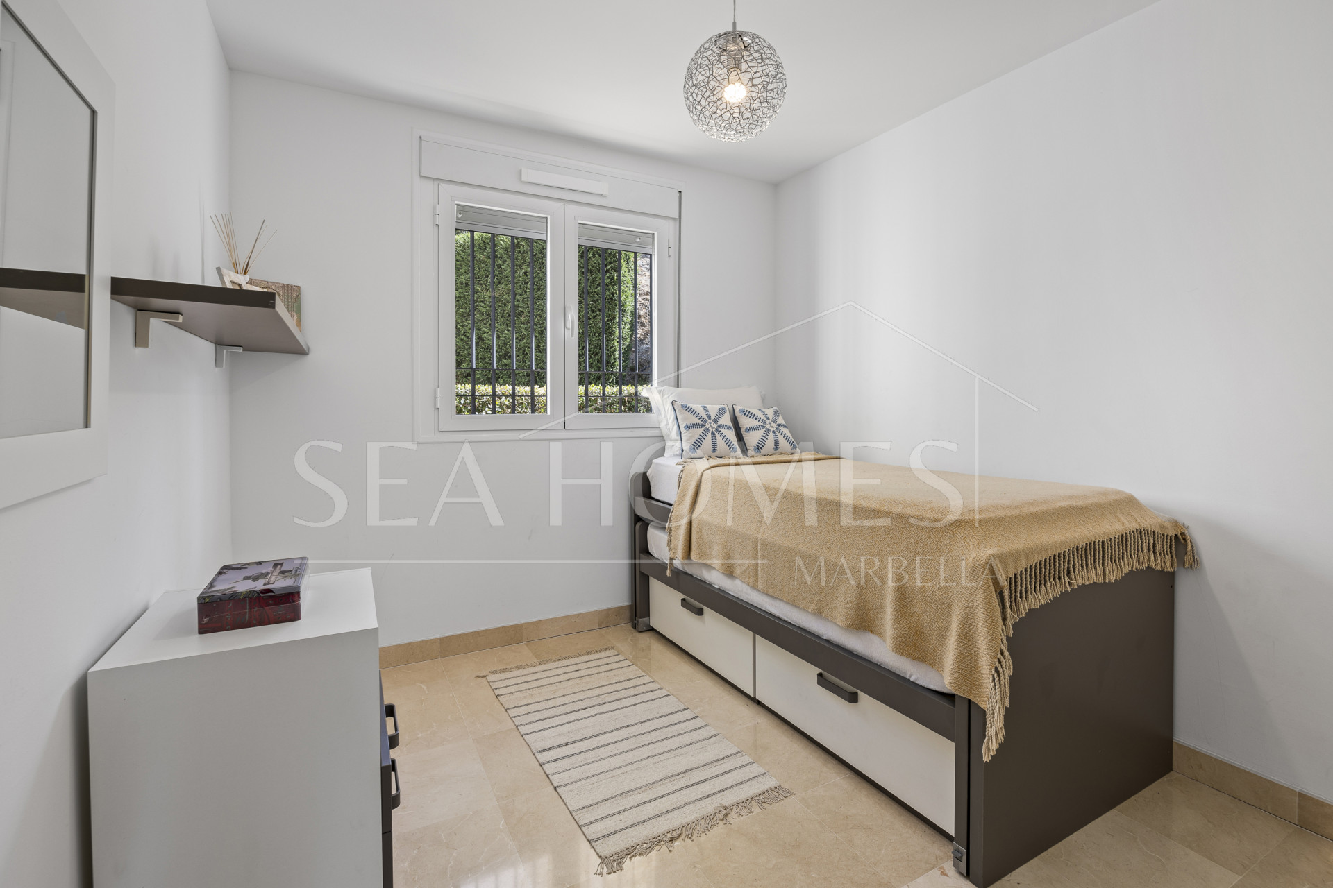 Ground Floor Apartment in Los Arqueros, Benahavís