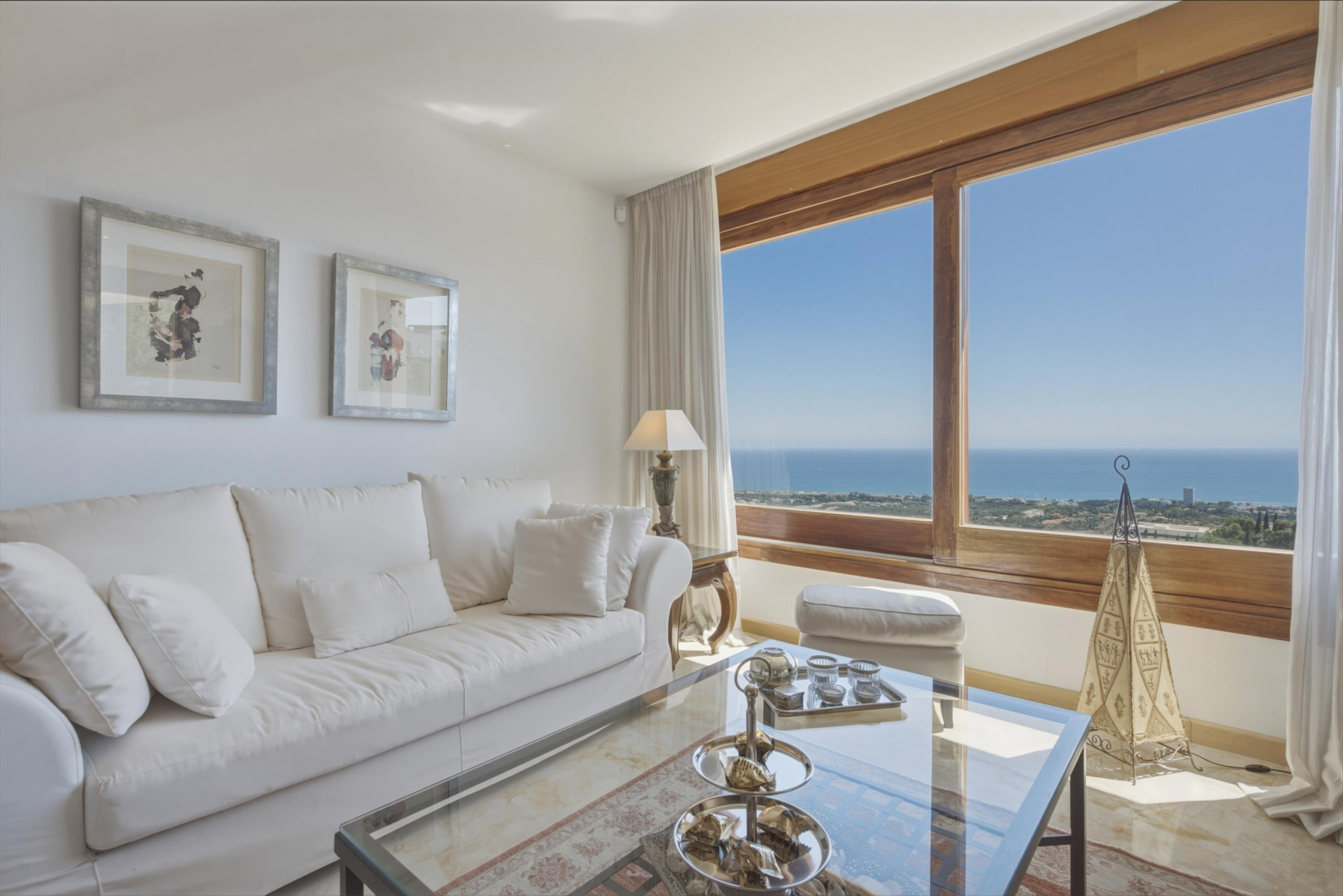 Panoramic Sea Views, Privacy and a Prime Elevated Position in Las Lomas de Los Monteros