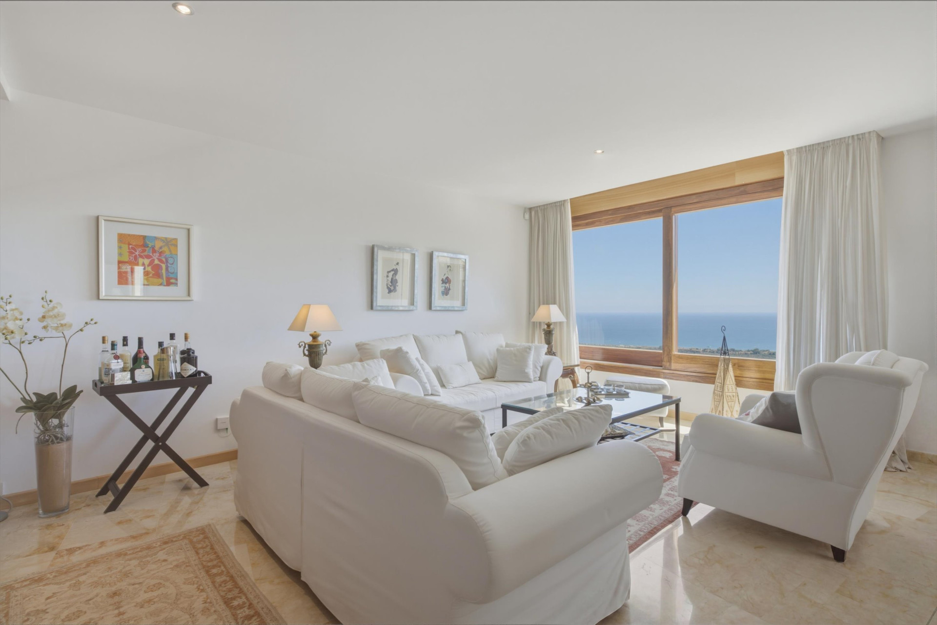 Panoramic Sea Views, Privacy and a Prime Elevated Position in Las Lomas de Los Monteros
