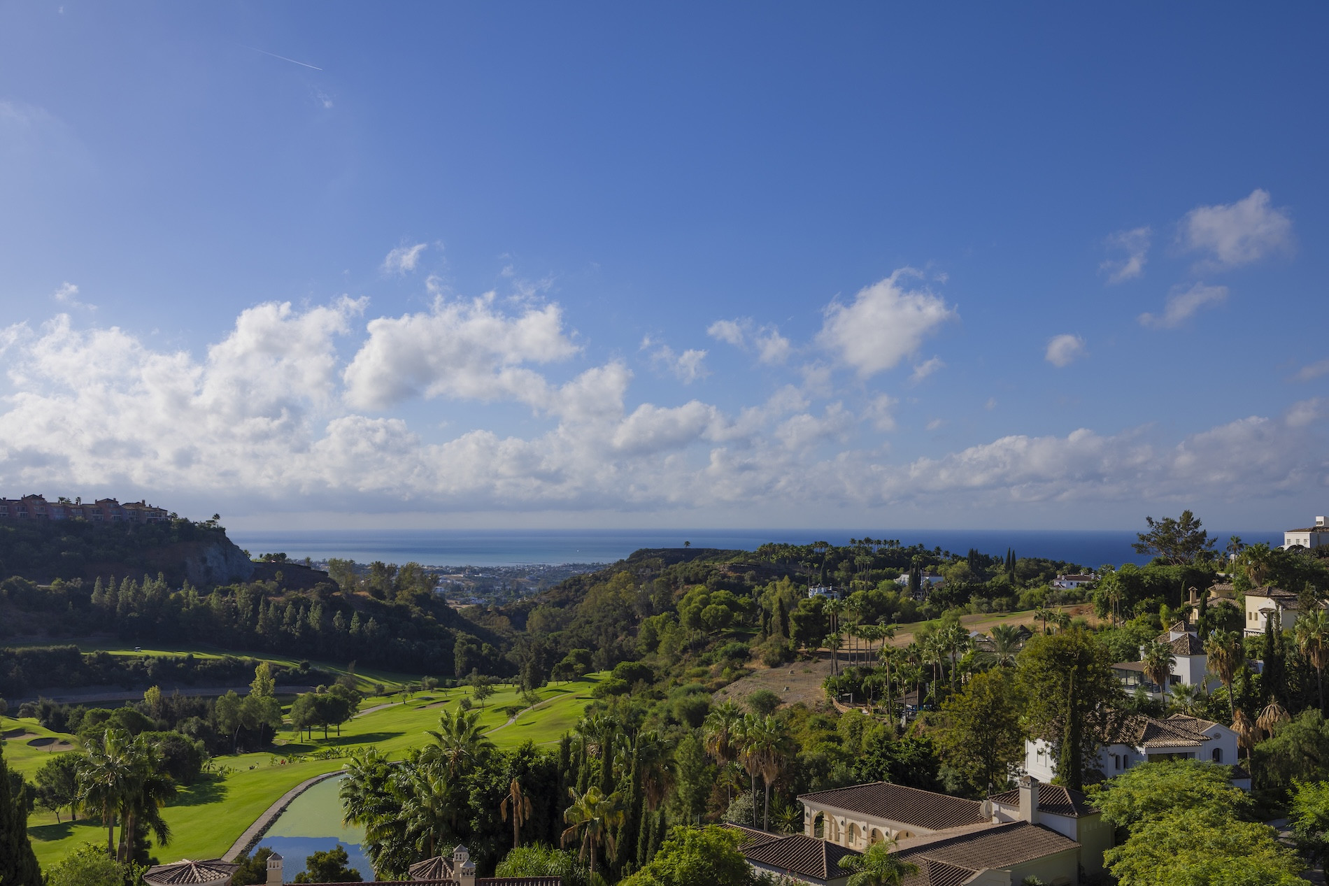Los Arqueros – villa con vistas panorámicas al mar y al golf