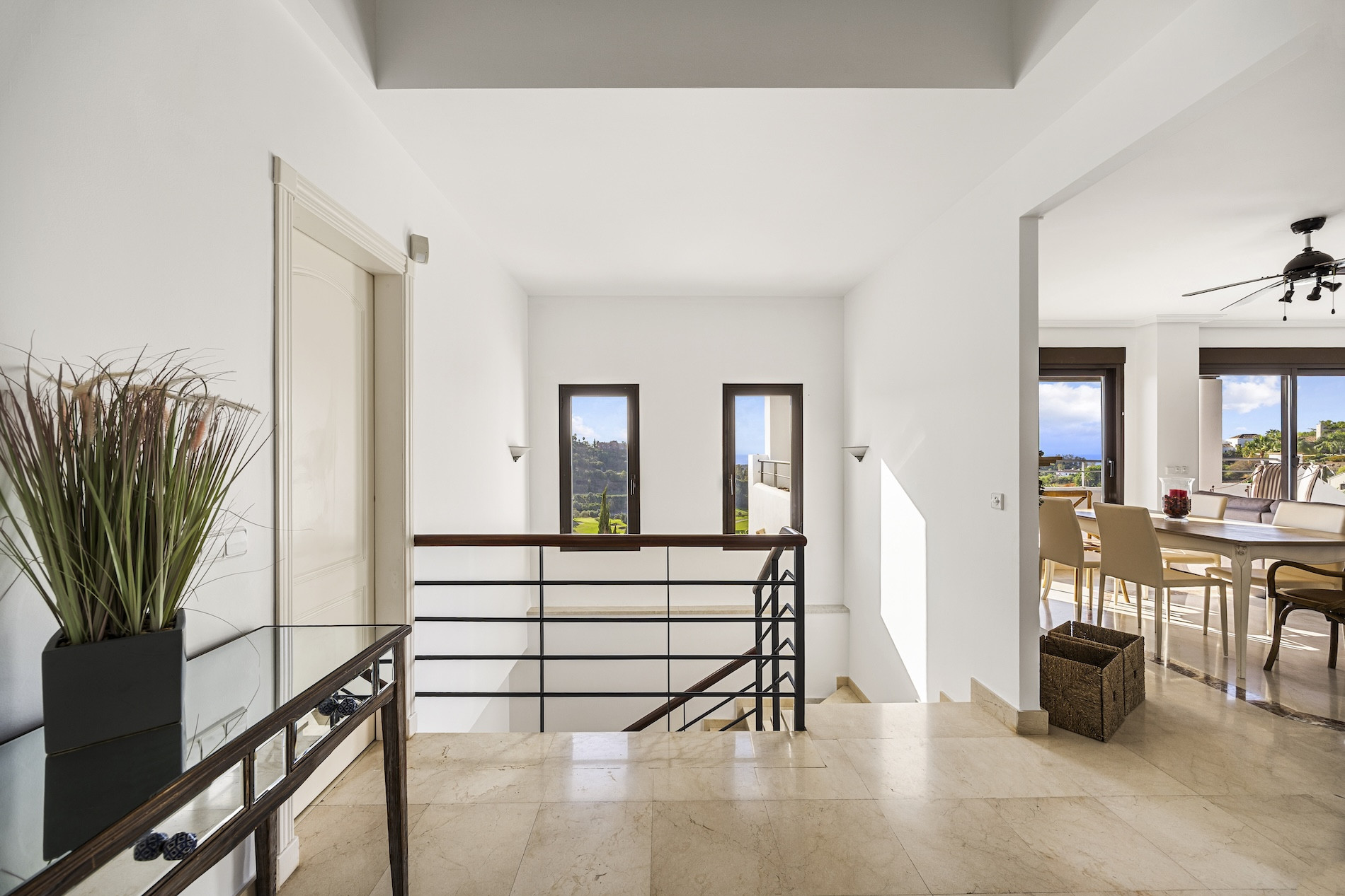 Los Arqueros – villa con vistas panorámicas al mar y al golf