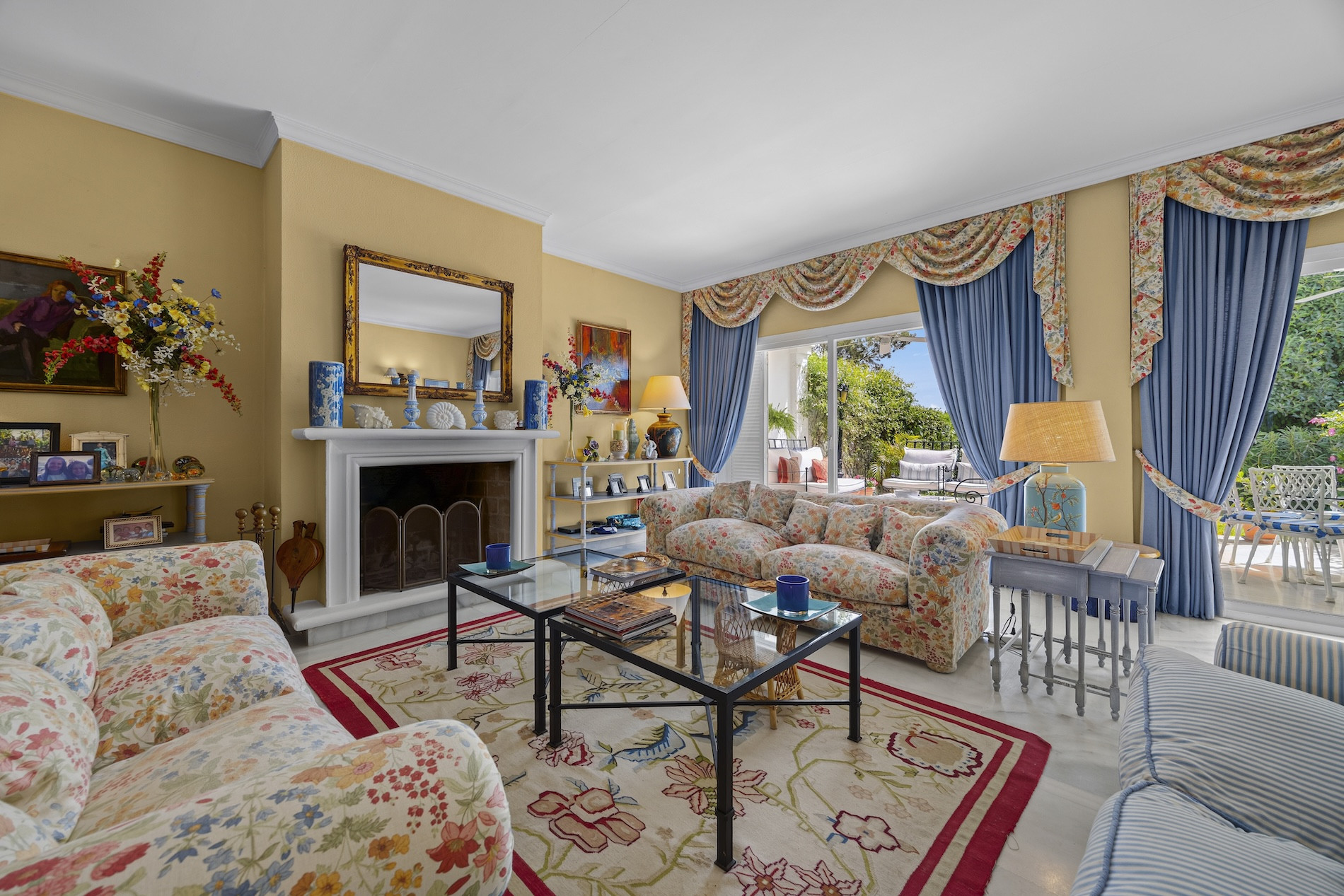 A rare find in la Quinta Golf: townhouse in an exclusive enclave of just 15 homes