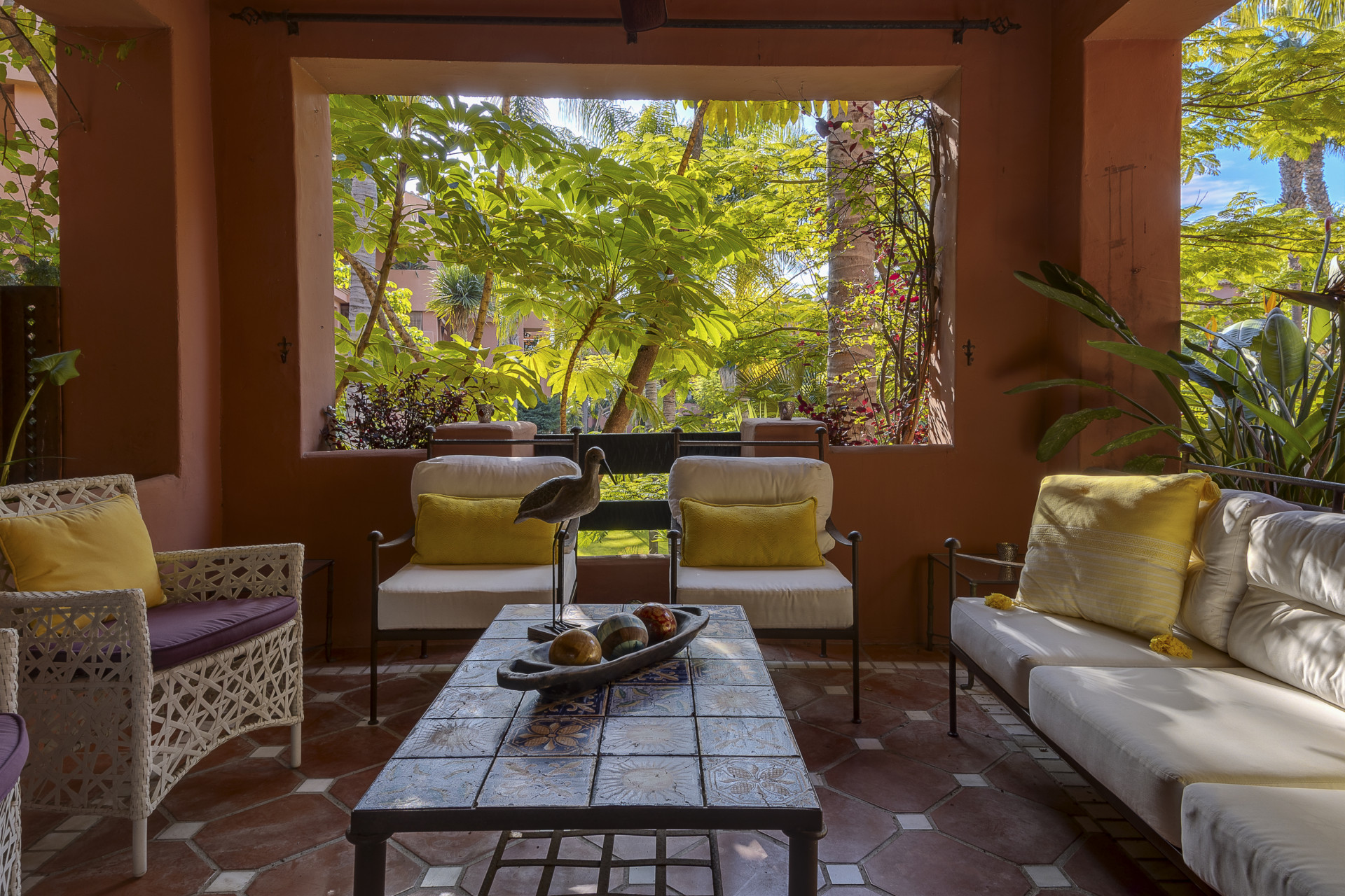 Exclusive beachfront apartment in Alicate Playa