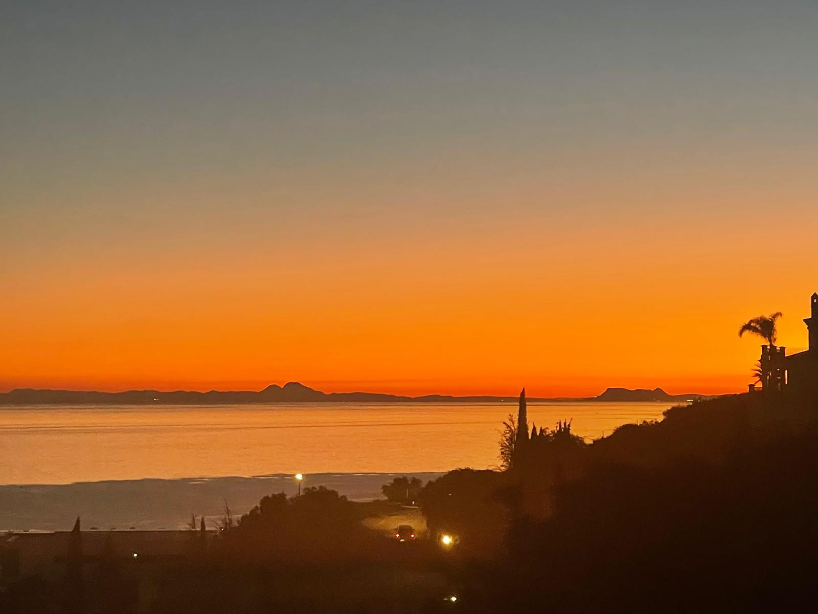 Ático con vistas al mar y la costa, las Lomas de los Monteros, Marbella
