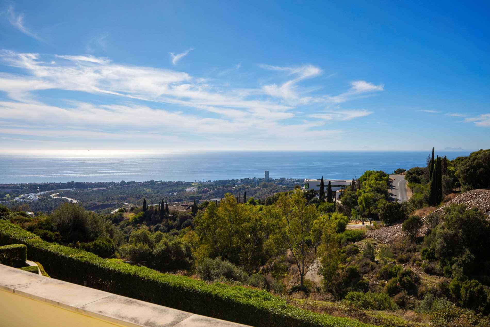 Ático con vistas al mar y la costa, las Lomas de los Monteros, Marbella