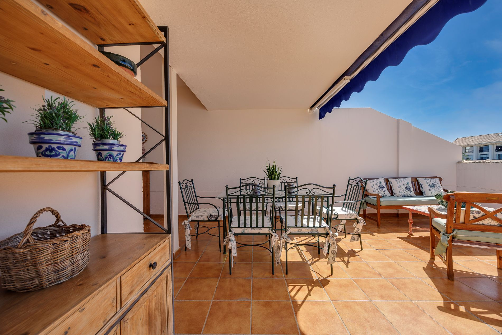 Duplex penthouse in the best area of San Pedro de Alcántara – light, location and lifestyle