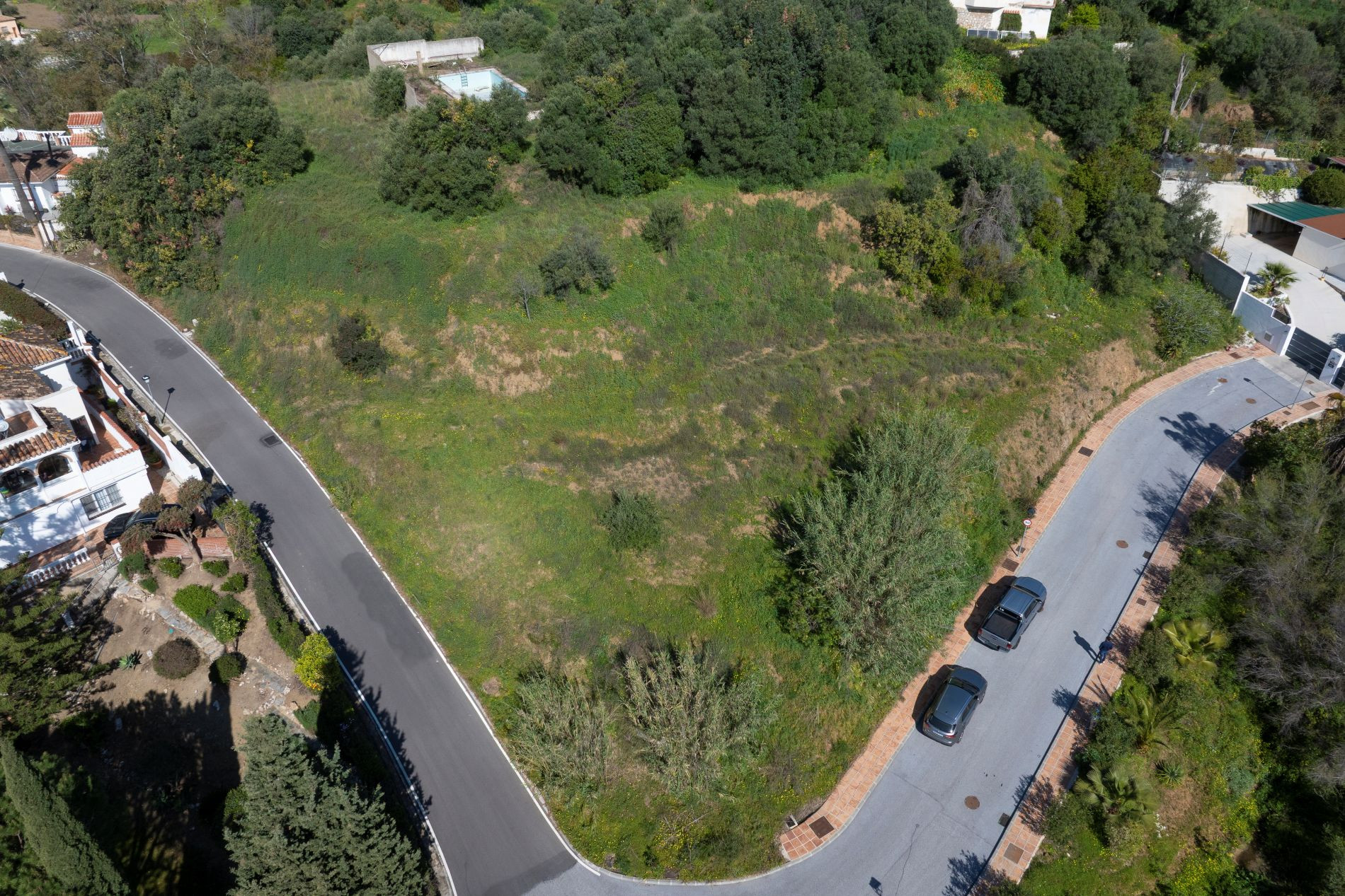 Urban plot with license and project, ready to build in Mijas