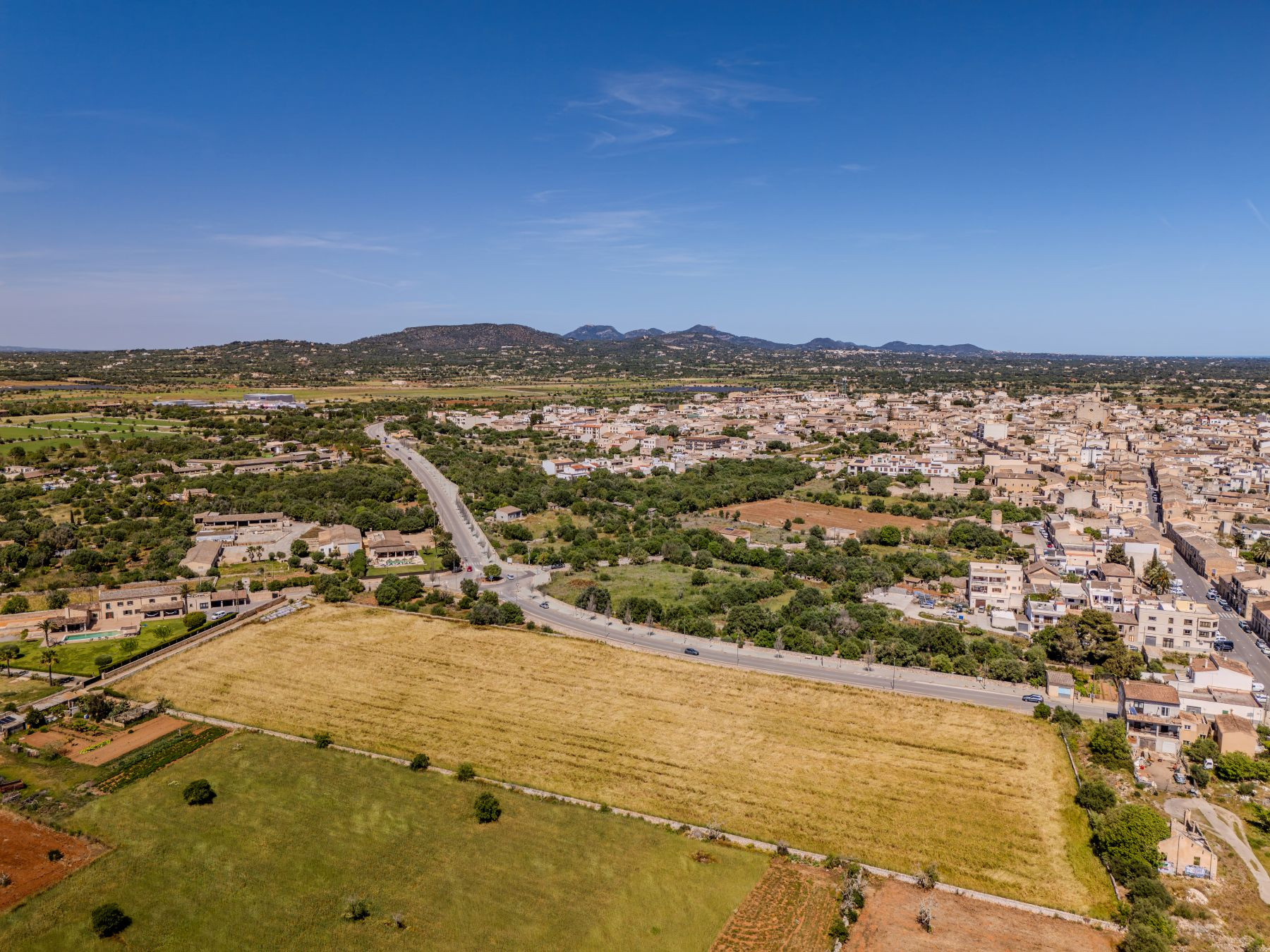 Plot in Santanyí with excellent potential for the development of a country estate.