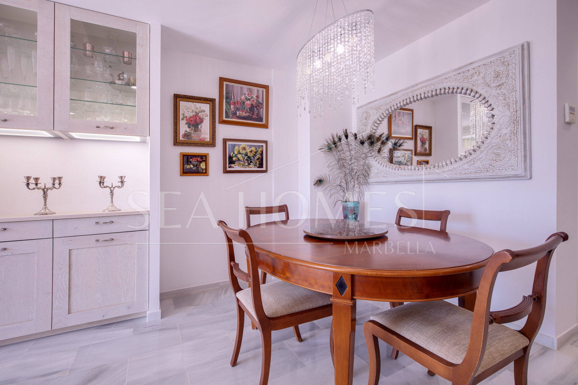 Duplex penthouse with an incredible terrace and panoramic views, in the heart of Puerto Banus