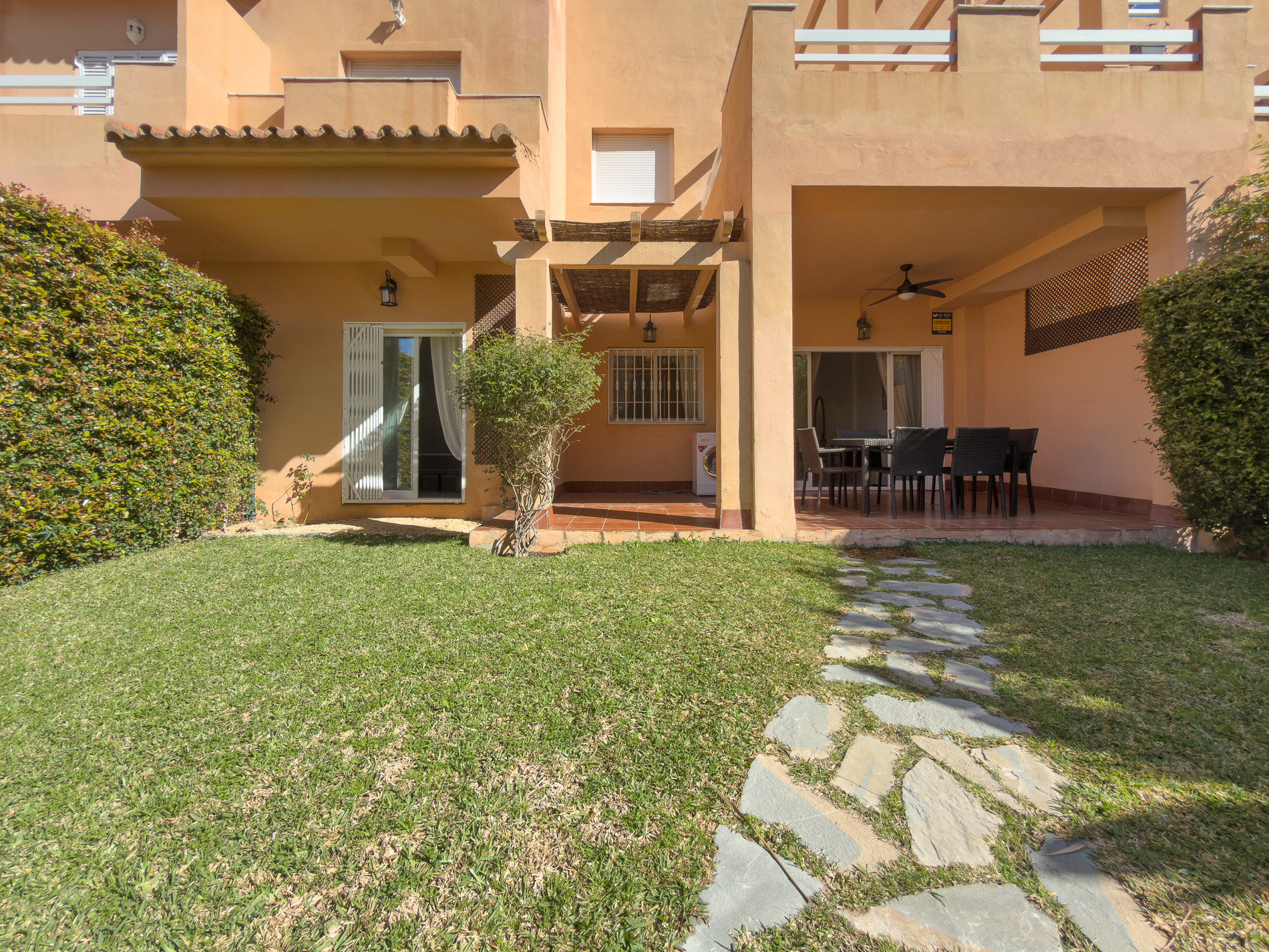 Fantastic 3 bed Garden Apartment in Cabopino