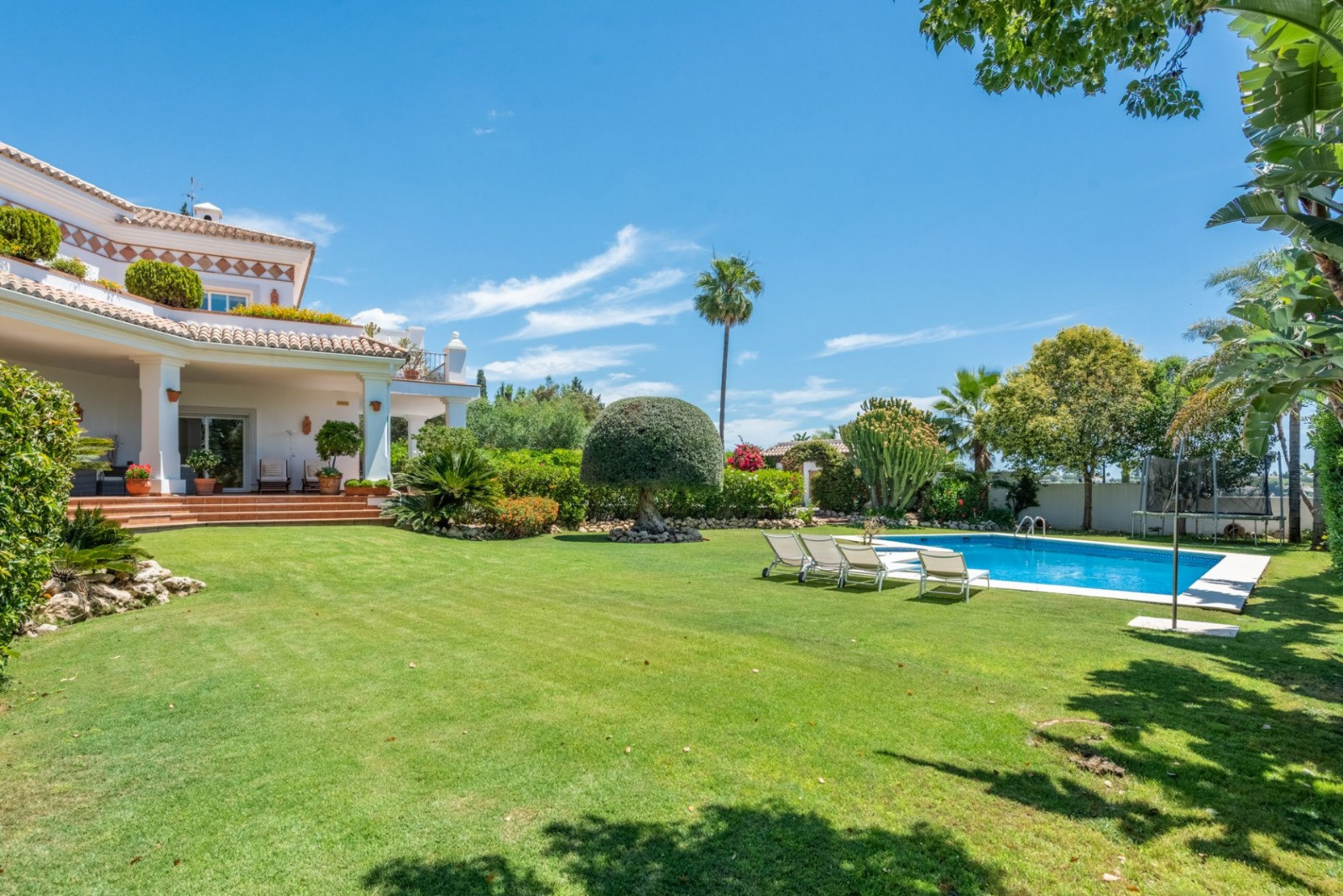 Villa de lujo andaluza en El Paraíso Alto