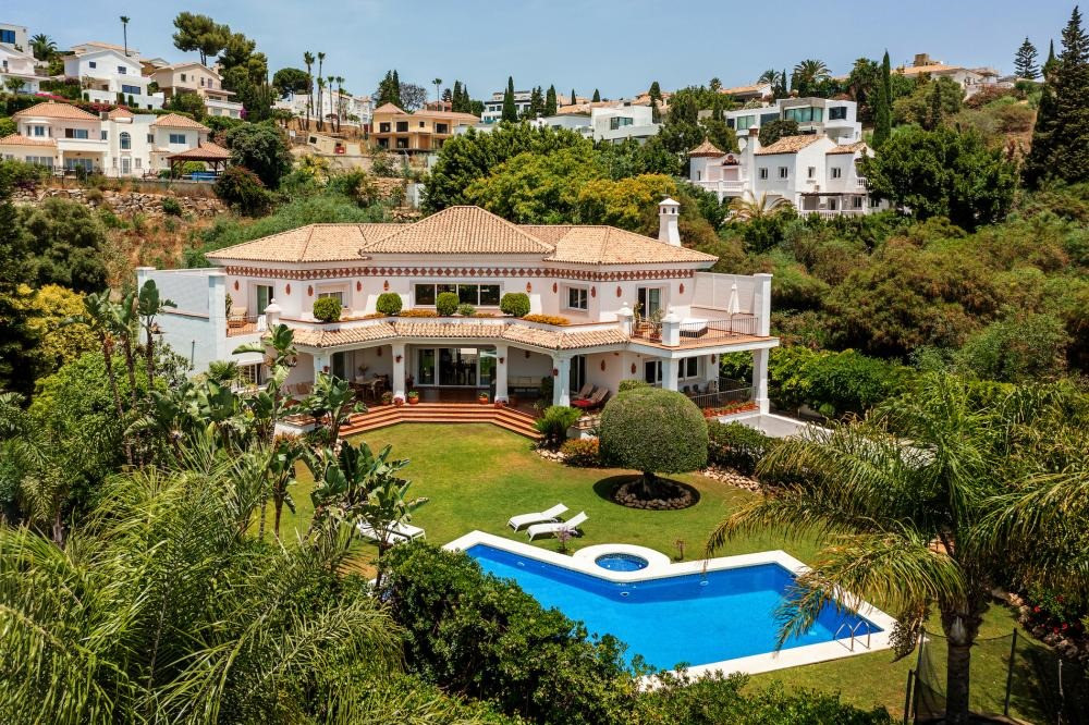 Villa de lujo andaluza en El Paraíso Alto