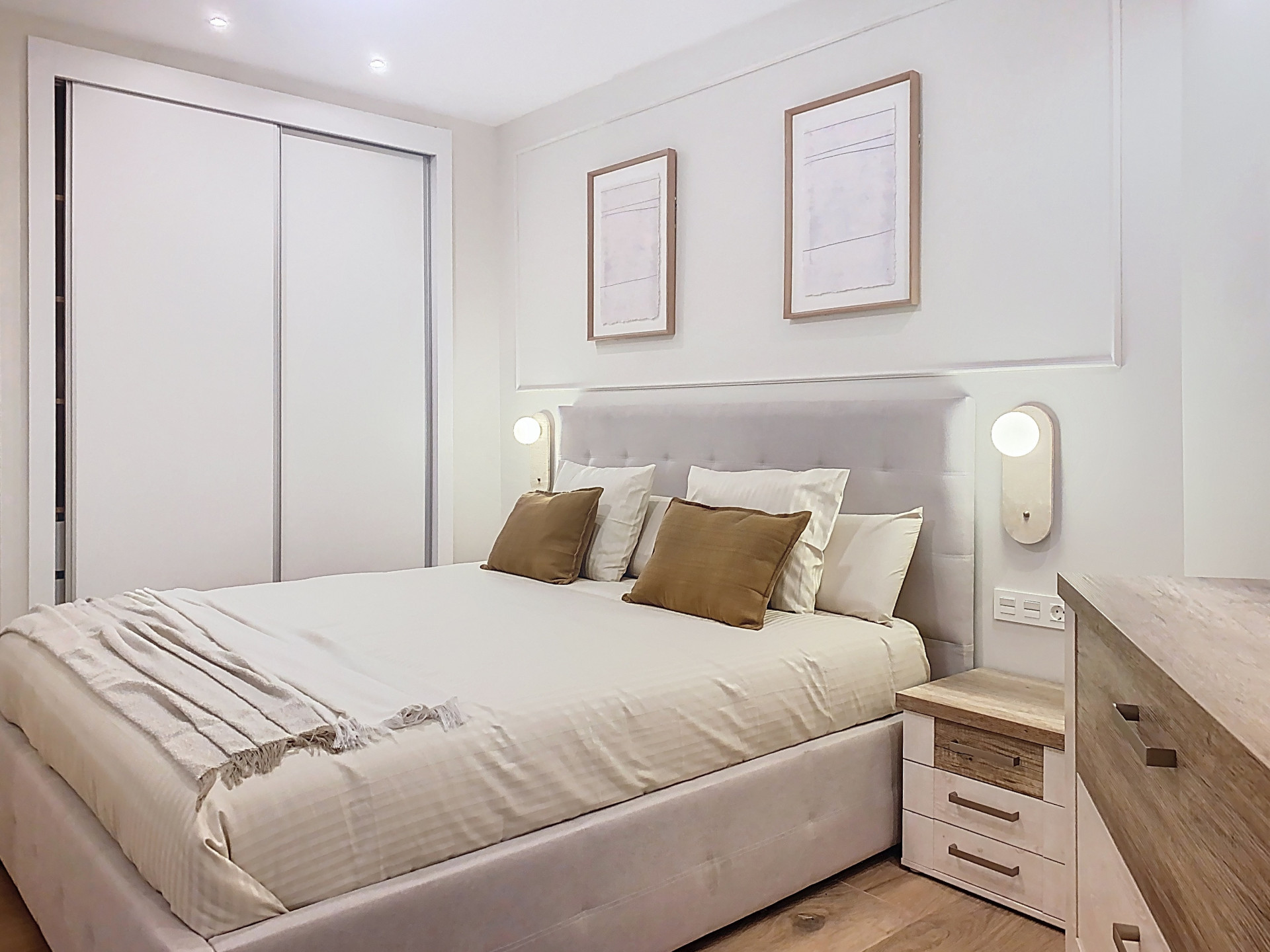 Fully Renovated and Furnished 3-Bedroom Apartment – Puerto de Estepona