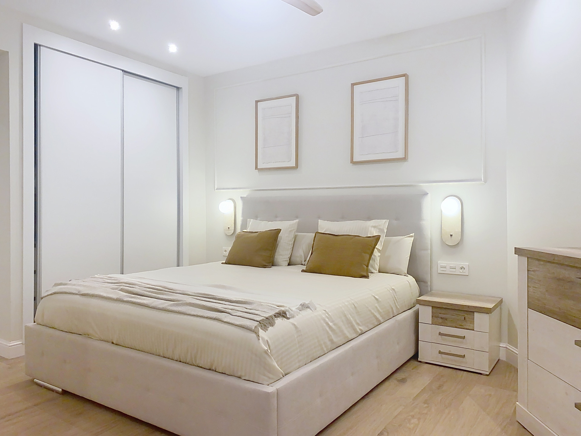 Fully Renovated and Furnished 3-Bedroom Apartment – Puerto de Estepona