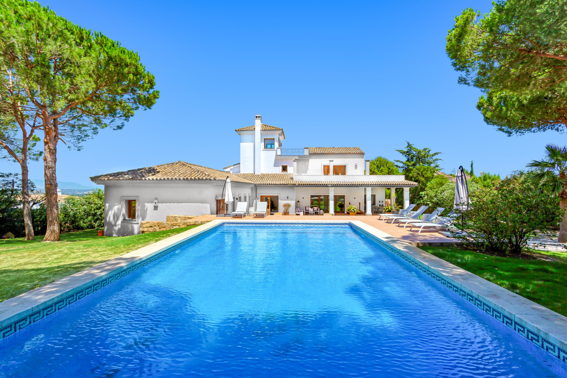 5 Bedroom Villa for sale Zona G | Henger Real Estate