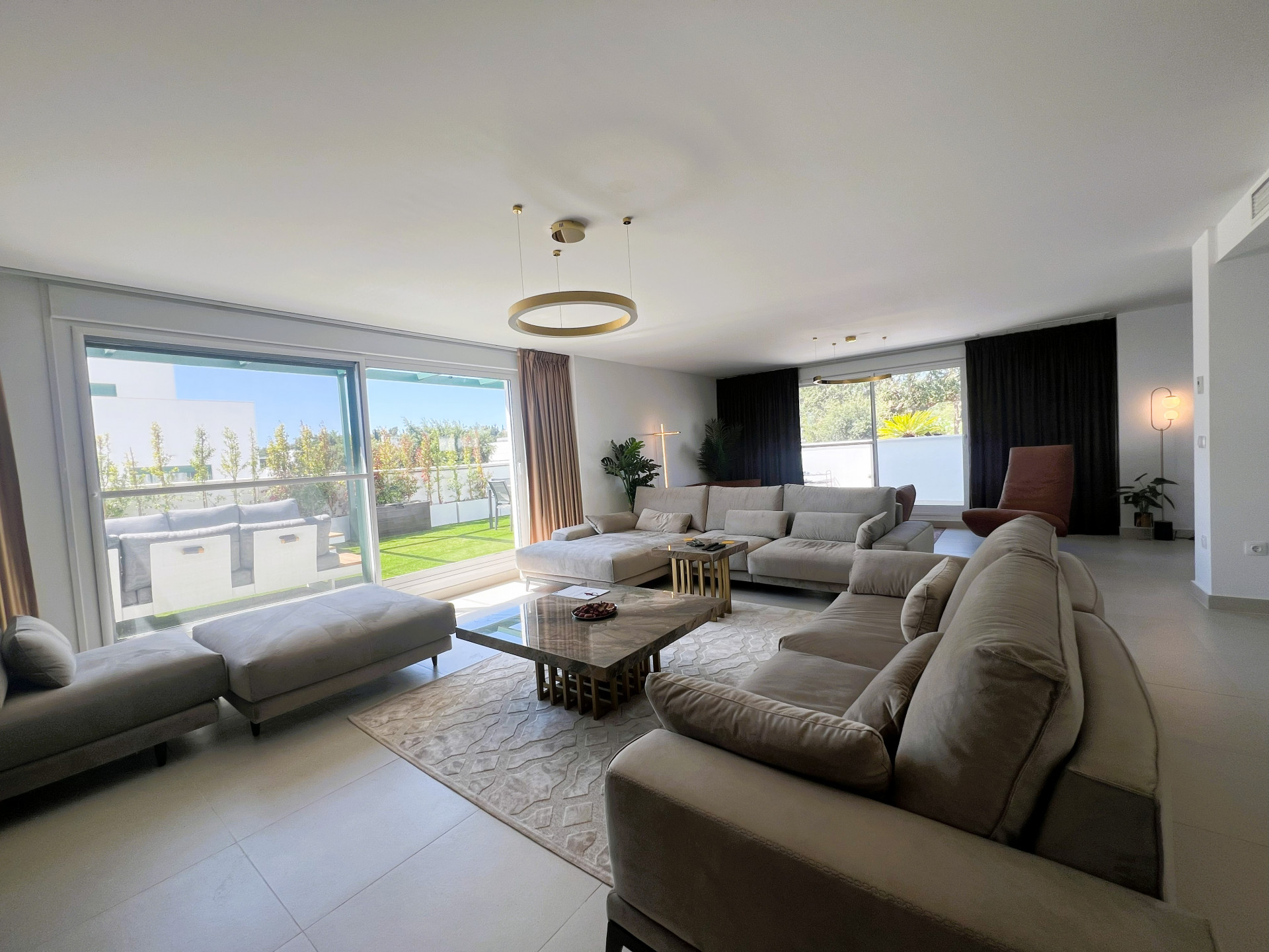 For Sale Senda Chica: Luxurious Apartment in La Reserva, Sotogrande